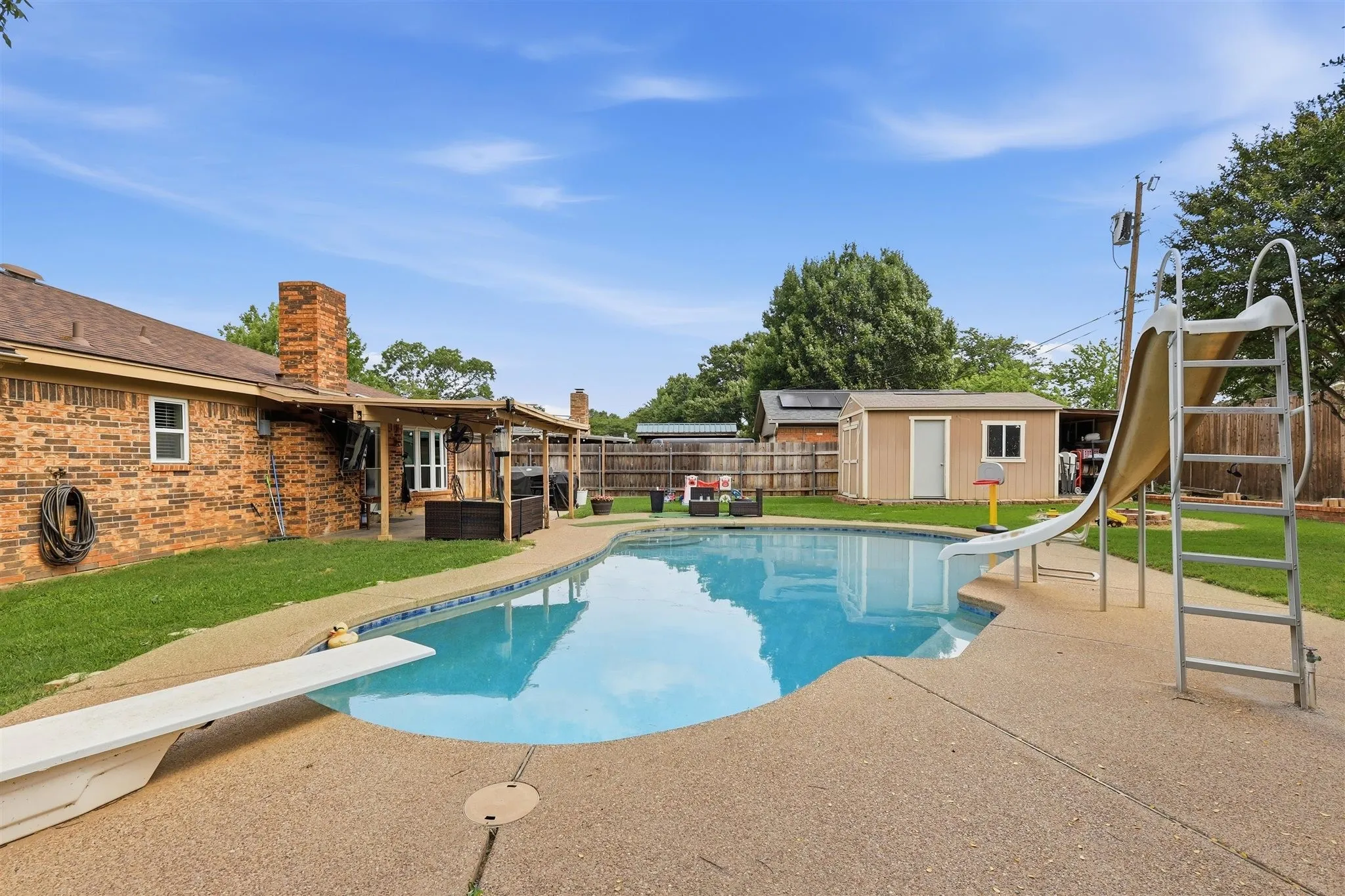 Single Family Residence For Sale in Tarrant County , 1104 Monterrey Street, Bedford, Texas 76022, 4 Bedroom, 2 Bathroom, 2 Garage spaces, 1,616 Sqft, built in 1976, mls#21353992, Real Estate Agent in Bedford, Homes For Sale in Tarrant county, Homes For Sale in Bedford, Realtor in Bedford Texas, Real Estate Brokerage Independent Realty Texas, Luminita Cordes Realtor