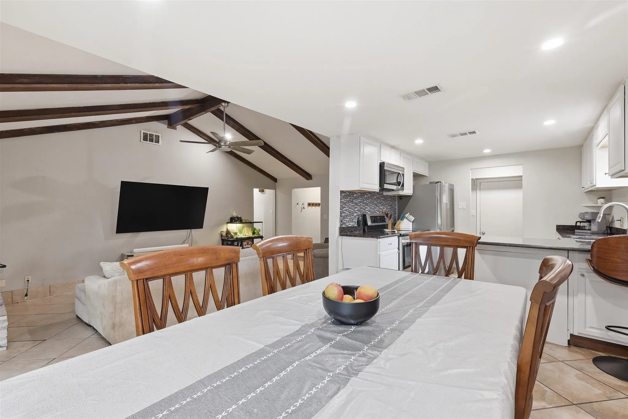 Single Family Residence For Sale in Tarrant County , 1104 Monterrey Street, Bedford, Texas 76022, 4 Bedroom, 2 Bathroom, 2 Garage spaces, 1,616 Sqft, built in 1976, mls#21353992, Real Estate Agent in Bedford, Homes For Sale in Tarrant county, Homes For Sale in Bedford, Realtor in Bedford Texas, Real Estate Brokerage Independent Realty Texas, Luminita Cordes Realtor