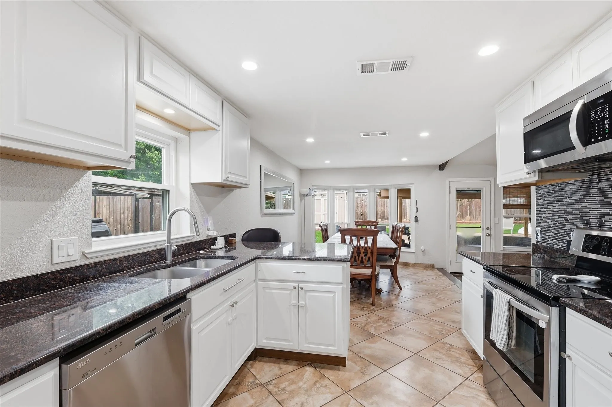 Single Family Residence For Sale in Tarrant County , 1104 Monterrey Street, Bedford, Texas 76022, 4 Bedroom, 2 Bathroom, 2 Garage spaces, 1,616 Sqft, built in 1976, mls#21353992, Real Estate Agent in Bedford, Homes For Sale in Tarrant county, Homes For Sale in Bedford, Realtor in Bedford Texas, Real Estate Brokerage Independent Realty Texas, Luminita Cordes Realtor