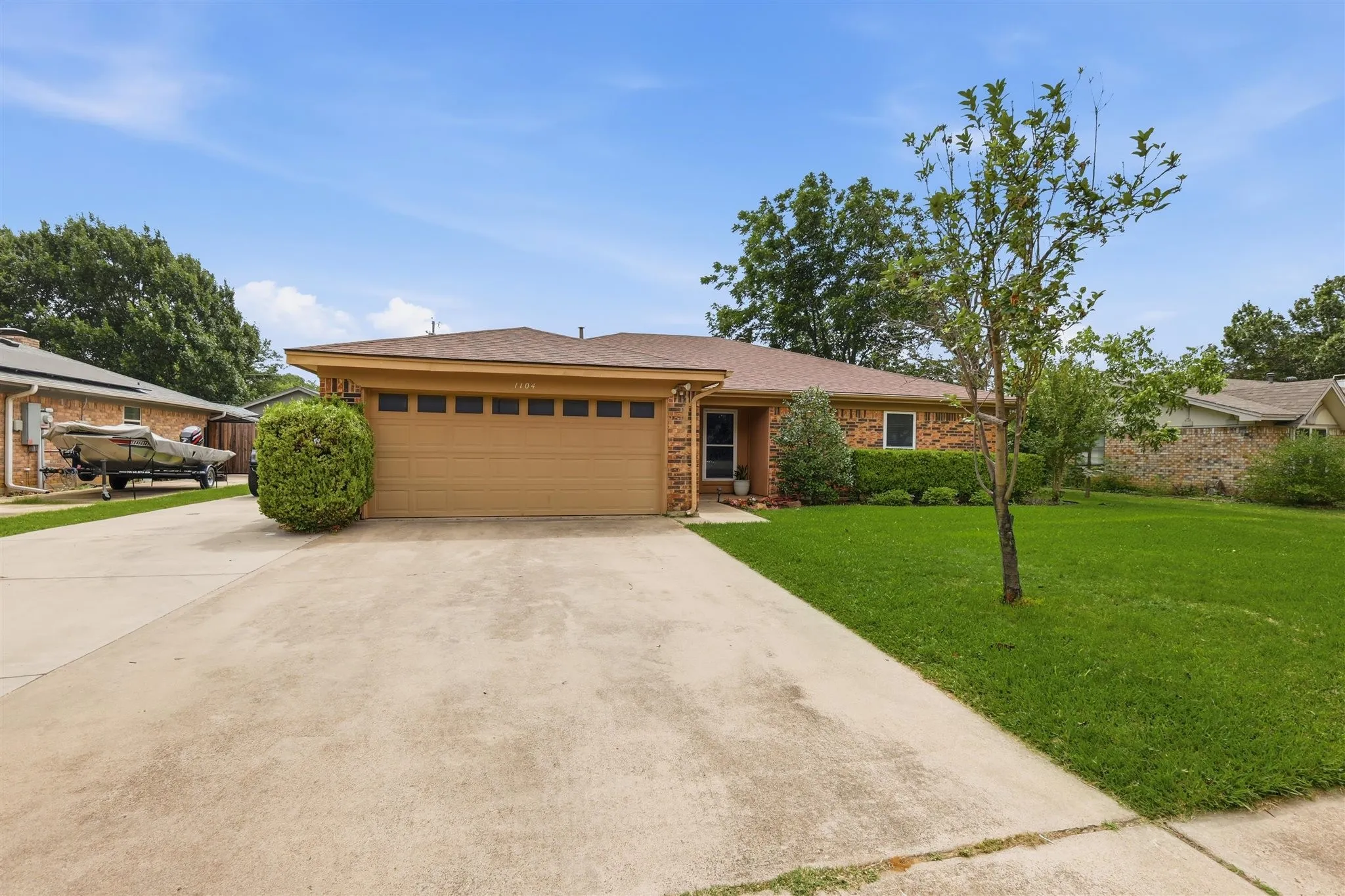 Single Family Residence For Sale in Tarrant County , 1104 Monterrey Street, Bedford, Texas 76022, 4 Bedroom, 2 Bathroom, 2 Garage spaces, 1,616 Sqft, built in 1976, mls#21353992, Real Estate Agent in Bedford, Homes For Sale in Tarrant county, Homes For Sale in Bedford, Realtor in Bedford Texas, Real Estate Brokerage Independent Realty Texas, Luminita Cordes Realtor
