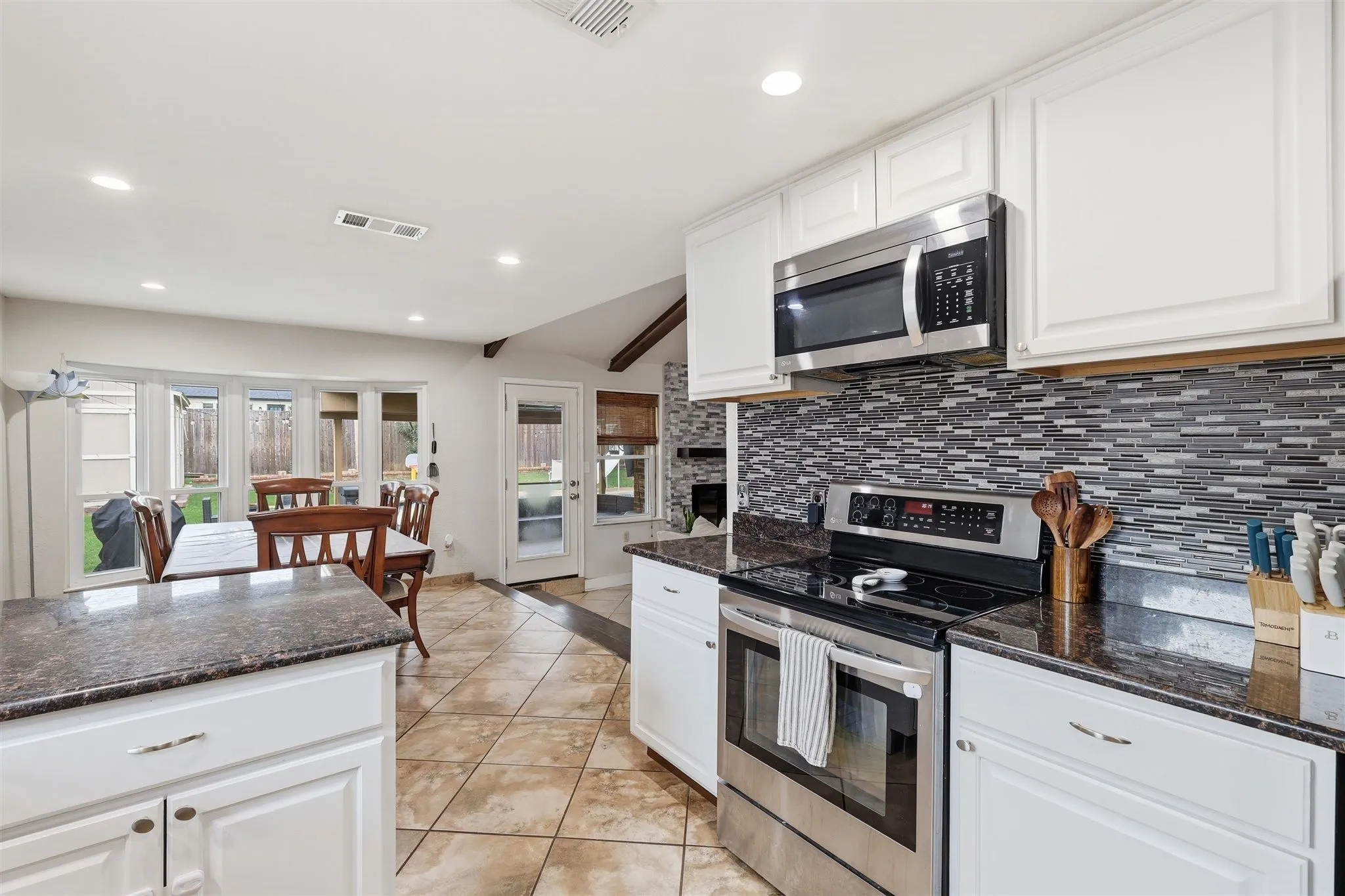 Single Family Residence For Sale in Tarrant County , 1104 Monterrey Street, Bedford, Texas 76022, 4 Bedroom, 2 Bathroom, 2 Garage spaces, 1,616 Sqft, built in 1976, mls#21353992, Real Estate Agent in Bedford, Homes For Sale in Tarrant county, Homes For Sale in Bedford, Realtor in Bedford Texas, Real Estate Brokerage Independent Realty Texas, Luminita Cordes Realtor