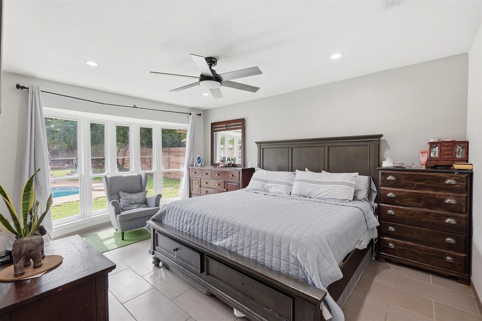 Single Family Residence For Sale in Tarrant County , 1104 Monterrey Street, Bedford, Texas 76022, 4 Bedroom, 2 Bathroom, 2 Garage spaces, 1,616 Sqft, built in 1976, mls#21353992, Real Estate Agent in Bedford, Homes For Sale in Tarrant county, Homes For Sale in Bedford, Realtor in Bedford Texas, Real Estate Brokerage Independent Realty Texas, Luminita Cordes Realtor