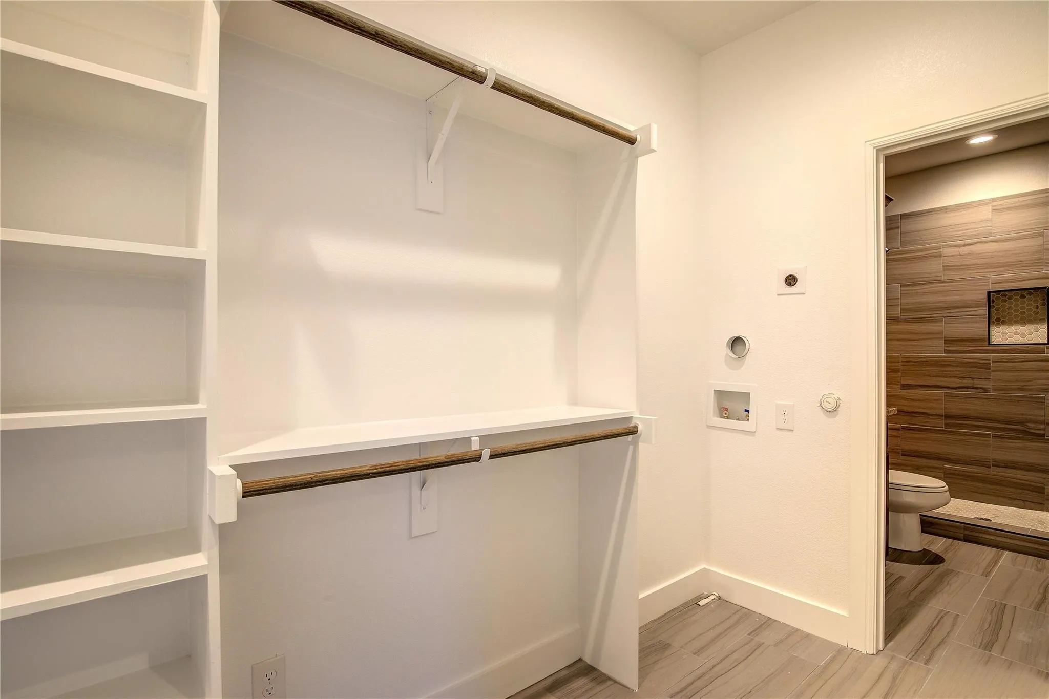 Apartment For Rent in Hopkins County , 431 Connally Street, Sulphur Springs, Texas 75482, 4 Bedrooms, 4 Bathrooms, 2 Garage spaces, 2,400 Sqft, built in 2022, Price $2,750, mls#21353609, Real Estate Agent in Sulphur Springs, Homes For Rent in Hopkins county, Homes For Rent in Sulphur Springs, Realtor in Sulphur Springs Texas, Real Estate Brokerage Independent Realty Texas, Luminita Cordes Realtor