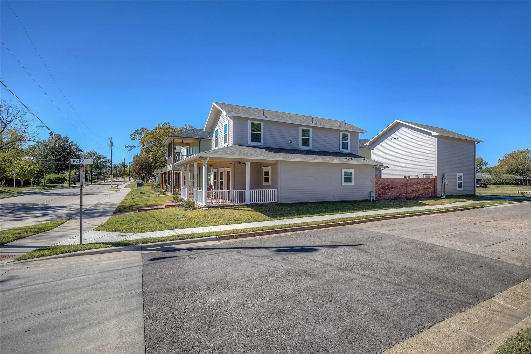Apartment For Rent in Hopkins County , 431 Connally Street, Sulphur Springs, Texas 75482, 4 Bedrooms, 4 Bathrooms, 2 Garage spaces, 2,400 Sqft, built in 2022, Price $2,750, mls#21353609, Real Estate Agent in Sulphur Springs, Homes For Rent in Hopkins county, Homes For Rent in Sulphur Springs, Realtor in Sulphur Springs Texas, Real Estate Brokerage Independent Realty Texas, Luminita Cordes Realtor