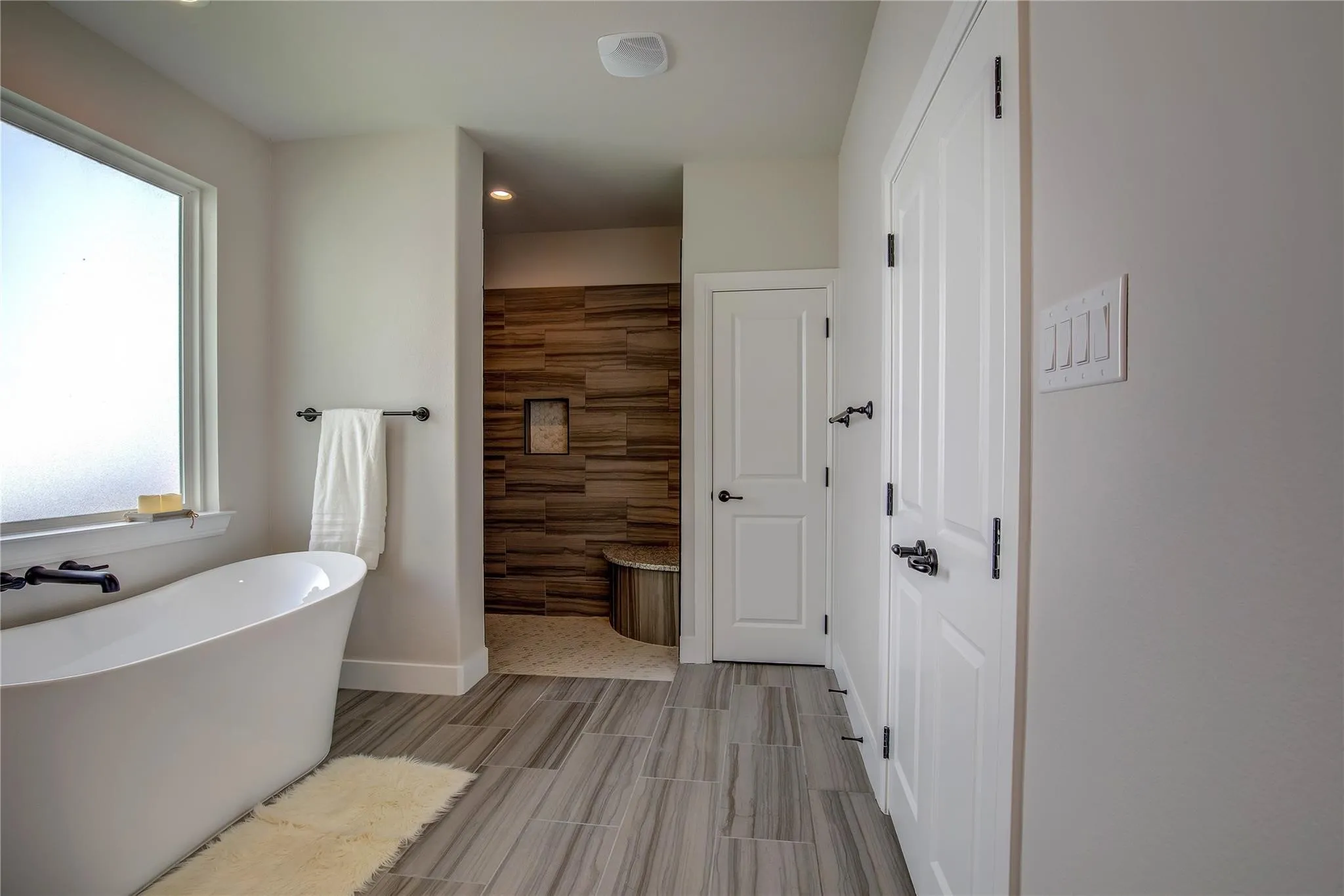 Apartment For Rent in Hopkins County , 431 Connally Street, Sulphur Springs, Texas 75482, 4 Bedrooms, 4 Bathrooms, 2 Garage spaces, 2,400 Sqft, built in 2022, Price $2,750, mls#21353609, Real Estate Agent in Sulphur Springs, Homes For Rent in Hopkins county, Homes For Rent in Sulphur Springs, Realtor in Sulphur Springs Texas, Real Estate Brokerage Independent Realty Texas, Luminita Cordes Realtor