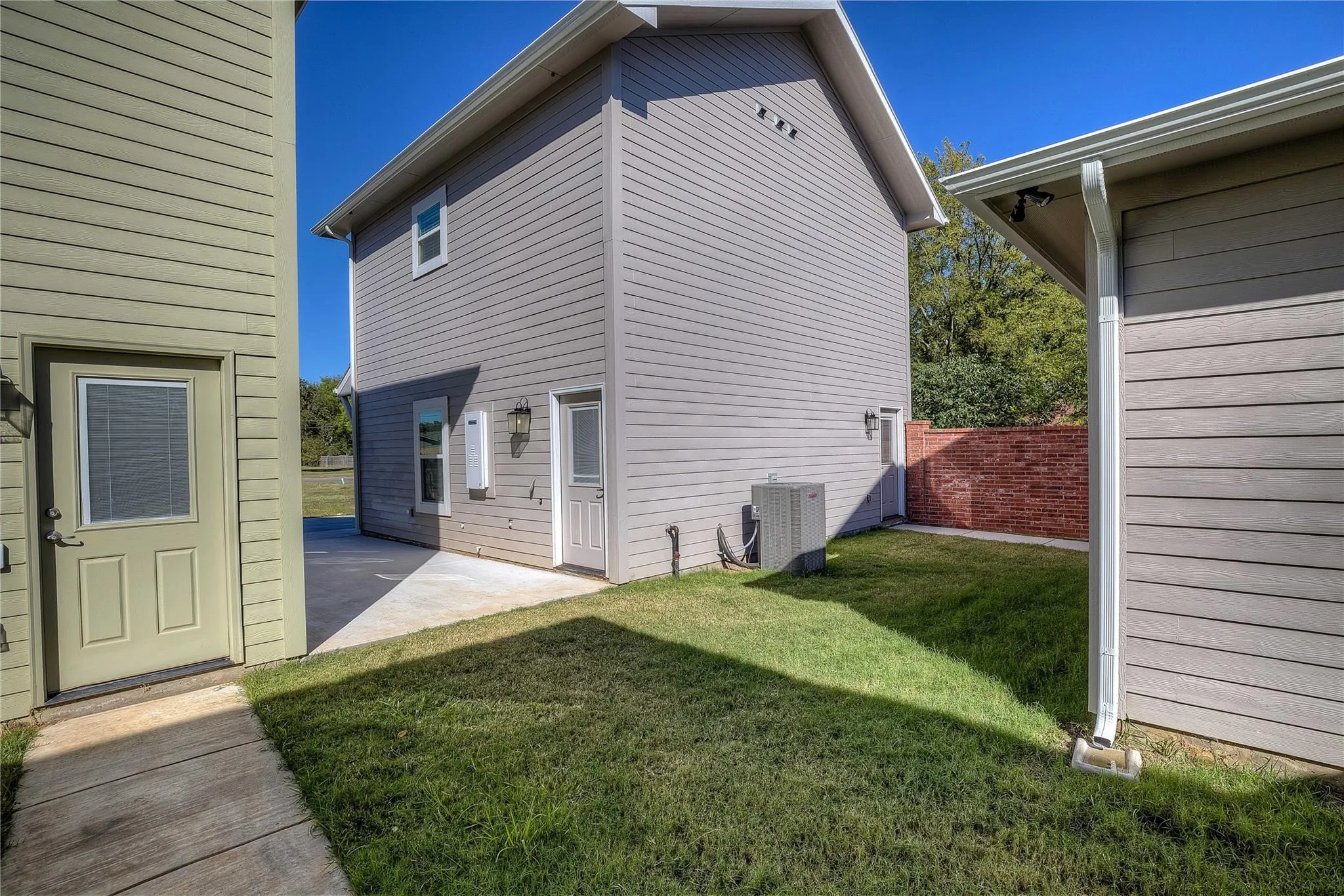 Apartment For Rent in Hopkins County , 431 Connally Street, Sulphur Springs, Texas 75482, 4 Bedrooms, 4 Bathrooms, 2 Garage spaces, 2,400 Sqft, built in 2022, Price $2,750, mls#21353609, Real Estate Agent in Sulphur Springs, Homes For Rent in Hopkins county, Homes For Rent in Sulphur Springs, Realtor in Sulphur Springs Texas, Real Estate Brokerage Independent Realty Texas, Luminita Cordes Realtor
