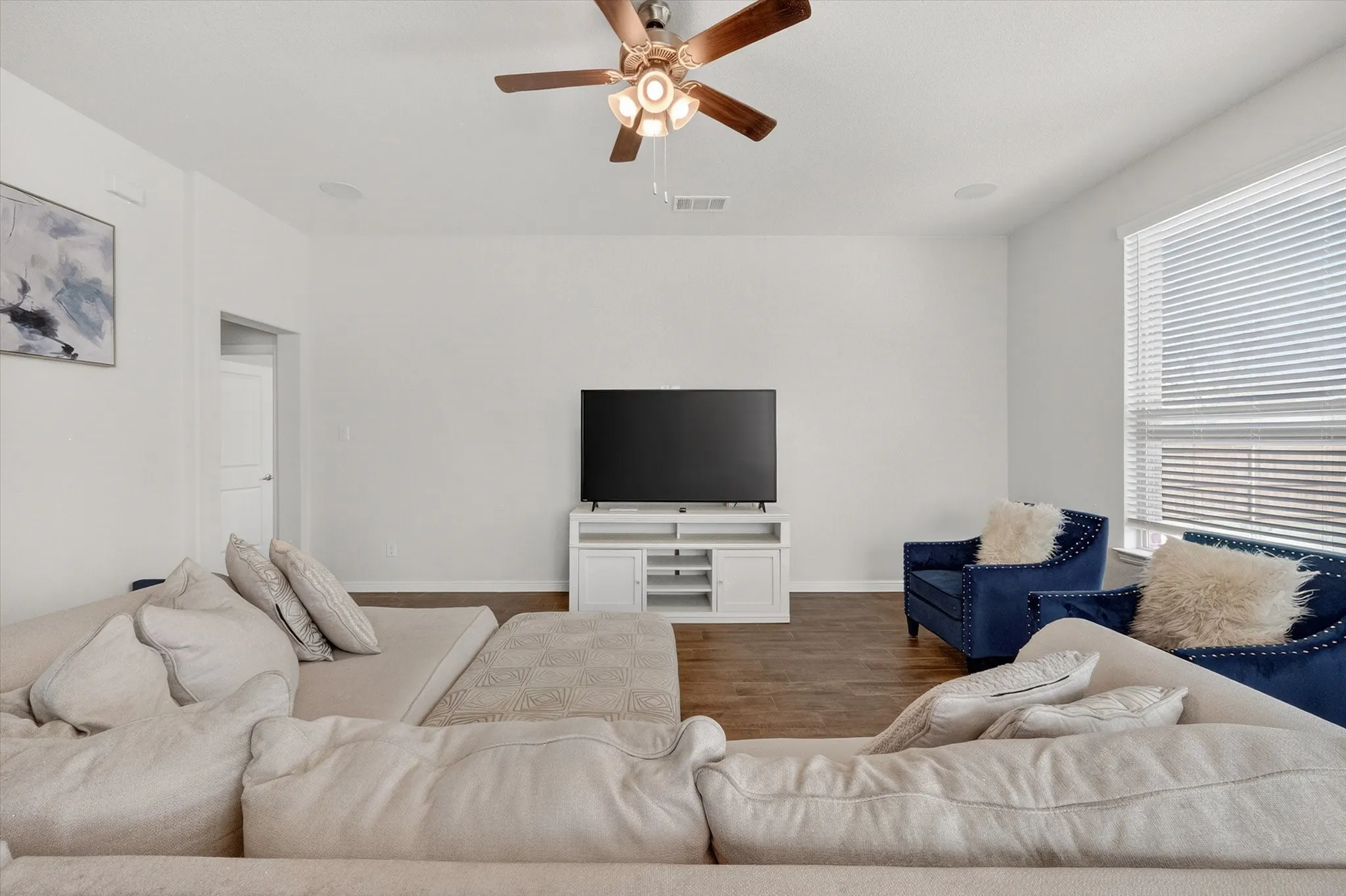 Single Family Residence For Sale in Tarrant County , 7815 Kettle Creek Drive, Arlington, Texas 76001, 4 Bedroom, 3 Bathroom, 2 Garage spaces, 2,544 Sqft, built in 2020, mls#21353959, Real Estate Agent in Arlington, Homes For Sale in Tarrant county, Homes For Sale in Arlington, Realtor in Arlington Texas, Real Estate Brokerage Independent Realty Texas, Luminita Cordes Realtor