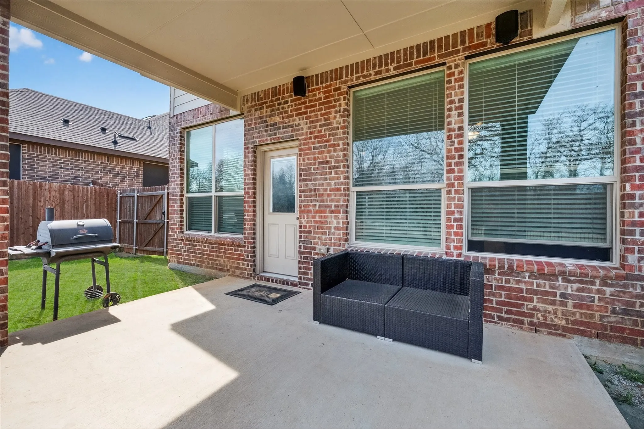 Single Family Residence For Sale in Tarrant County , 7815 Kettle Creek Drive, Arlington, Texas 76001, 4 Bedroom, 3 Bathroom, 2 Garage spaces, 2,544 Sqft, built in 2020, mls#21353959, Real Estate Agent in Arlington, Homes For Sale in Tarrant county, Homes For Sale in Arlington, Realtor in Arlington Texas, Real Estate Brokerage Independent Realty Texas, Luminita Cordes Realtor