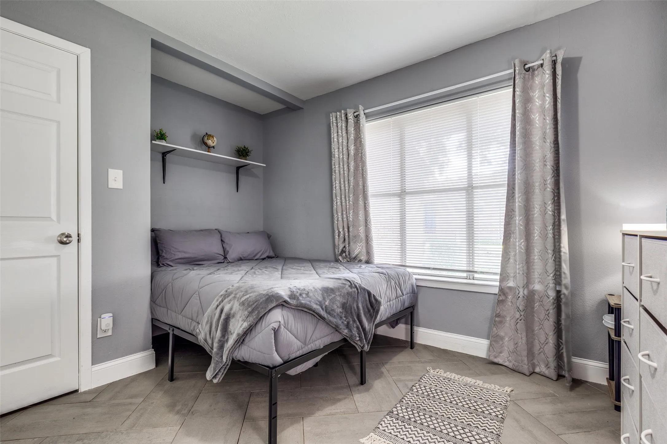 Townhouse For Sale in Dallas County , 13641 Weald Green Street, Dallas, Texas 75240, 3 Bedroom, 2 Bathroom, Garage spaces, 1,102 Sqft, built in 1968, mls#21353998, Real Estate Agent in Dallas, Homes For Sale in Dallas county, Homes For Sale in Dallas, Realtor in Dallas Texas, Real Estate Brokerage Independent Realty Texas, Luminita Cordes Realtor