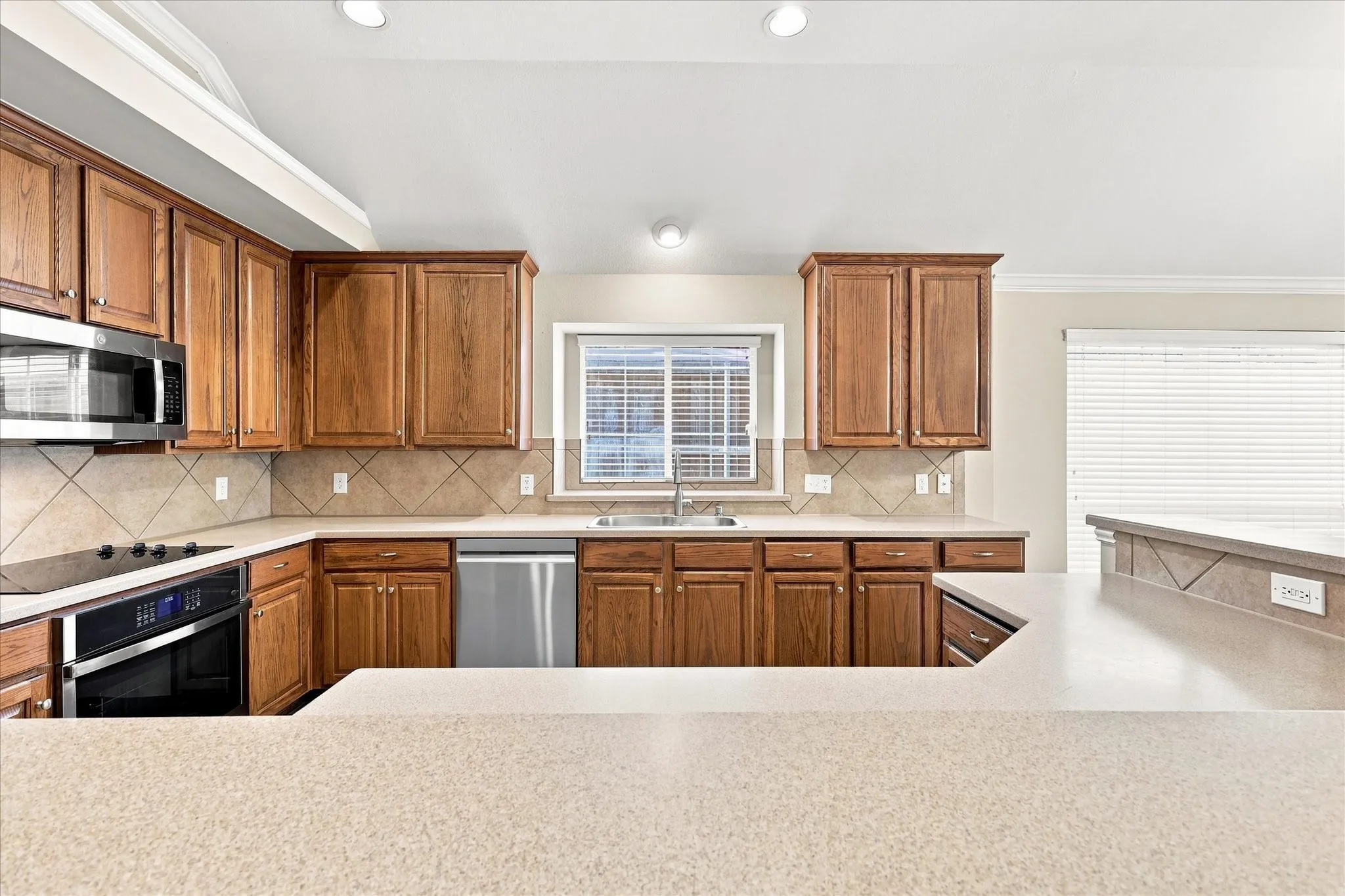 Single Family Residence For Rent in Denton County , 2250 Maserati Drive, Frisco, Texas 75033, 3 Bedroom, 2 Bathroom, 2 Garage spaces, 2,168 Sqft, built in 2003, mls#21353999, Real Estate Agent in Frisco, Homes For Rent in Denton county, Homes For Rent in Frisco, Realtor in Frisco Texas, Real Estate Brokerage Independent Realty Texas, Luminita Cordes Realtor