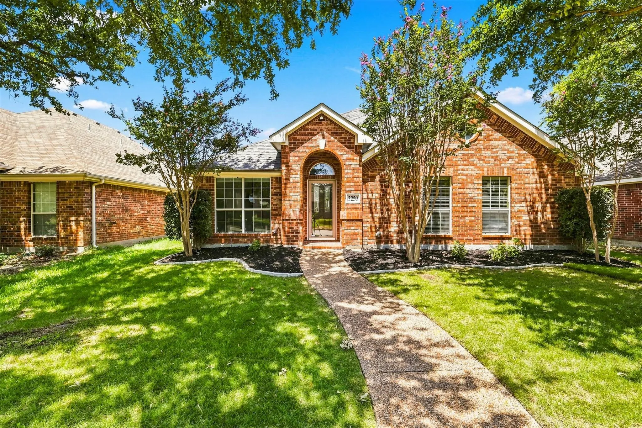 Single Family Residence For Rent in Denton County , 2250 Maserati Drive, Frisco, Texas 75033, 3 Bedroom, 2 Bathroom, 2 Garage spaces, 2,168 Sqft, built in 2003, mls#21353999, Real Estate Agent in Frisco, Homes For Rent in Denton county, Homes For Rent in Frisco, Realtor in Frisco Texas, Real Estate Brokerage Independent Realty Texas, Luminita Cordes Realtor