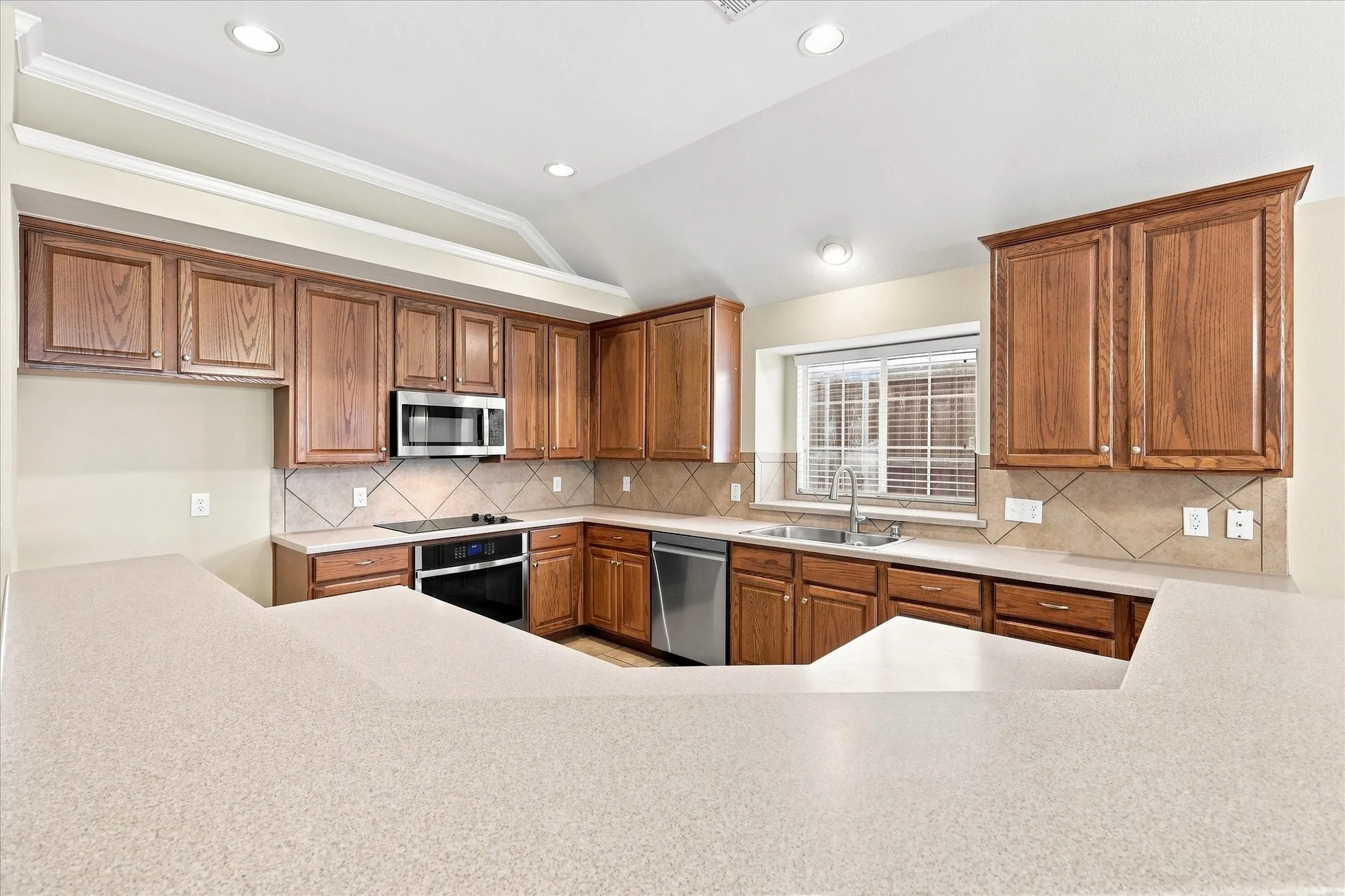Single Family Residence For Rent in Denton County , 2250 Maserati Drive, Frisco, Texas 75033, 3 Bedroom, 2 Bathroom, 2 Garage spaces, 2,168 Sqft, built in 2003, mls#21353999, Real Estate Agent in Frisco, Homes For Rent in Denton county, Homes For Rent in Frisco, Realtor in Frisco Texas, Real Estate Brokerage Independent Realty Texas, Luminita Cordes Realtor