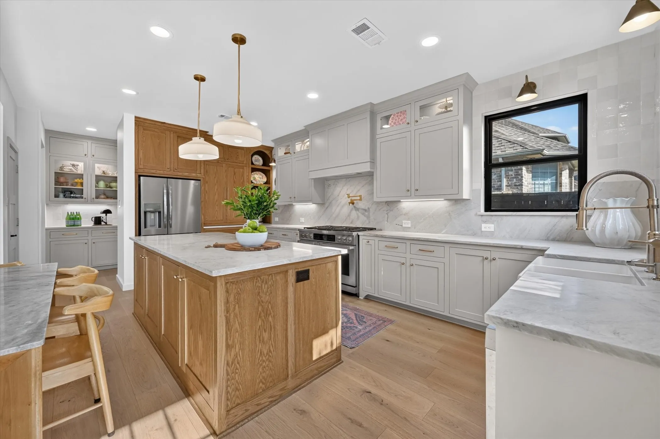 Single Family Residence For Sale in Tarrant County , 805 Hidden Woods Drive, Keller, Texas 76248, 5 Bedroom, 4 Bathroom, 2 Garage spaces, 3,900 Sqft, built in 2001, mls#21351370, Real Estate Agent in Keller, Homes For Sale in Tarrant county, Homes For Sale in Keller, Realtor in Keller Texas, Real Estate Brokerage Independent Realty Texas, Luminita Cordes Realtor