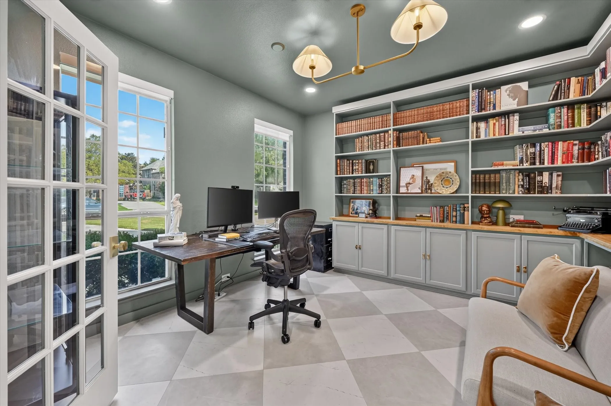 Single Family Residence For Sale in Tarrant County , 805 Hidden Woods Drive, Keller, Texas 76248, 5 Bedroom, 4 Bathroom, 2 Garage spaces, 3,900 Sqft, built in 2001, mls#21351370, Real Estate Agent in Keller, Homes For Sale in Tarrant county, Homes For Sale in Keller, Realtor in Keller Texas, Real Estate Brokerage Independent Realty Texas, Luminita Cordes Realtor