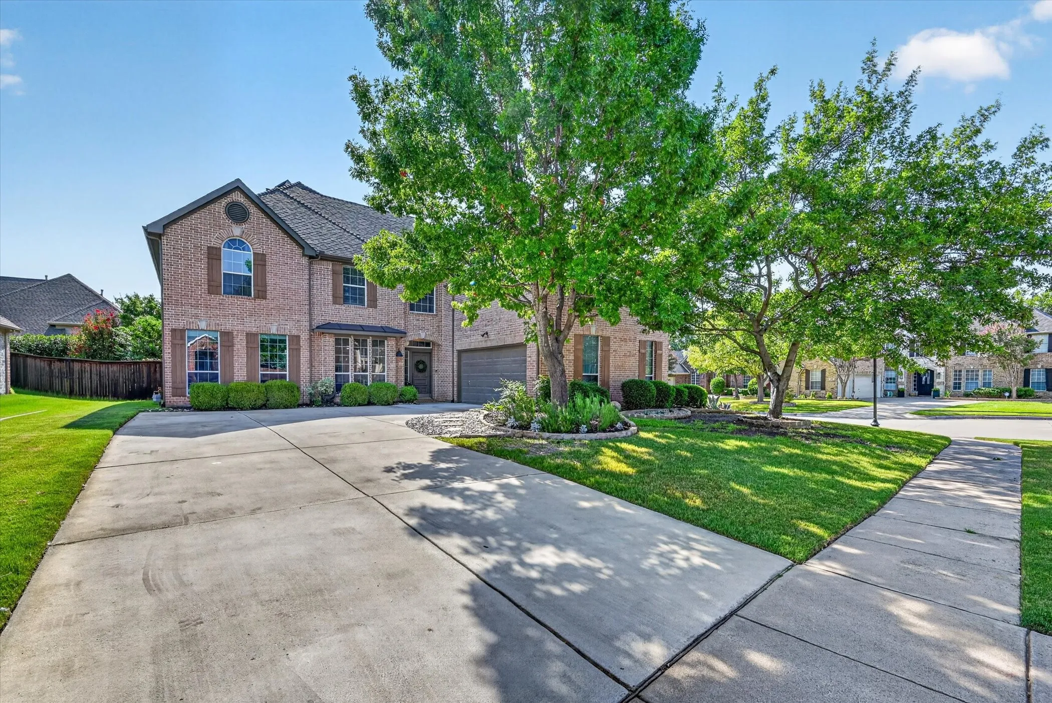 Single Family Residence For Sale in Tarrant County , 805 Hidden Woods Drive, Keller, Texas 76248, 5 Bedroom, 4 Bathroom, 2 Garage spaces, 3,900 Sqft, built in 2001, mls#21351370, Real Estate Agent in Keller, Homes For Sale in Tarrant county, Homes For Sale in Keller, Realtor in Keller Texas, Real Estate Brokerage Independent Realty Texas, Luminita Cordes Realtor