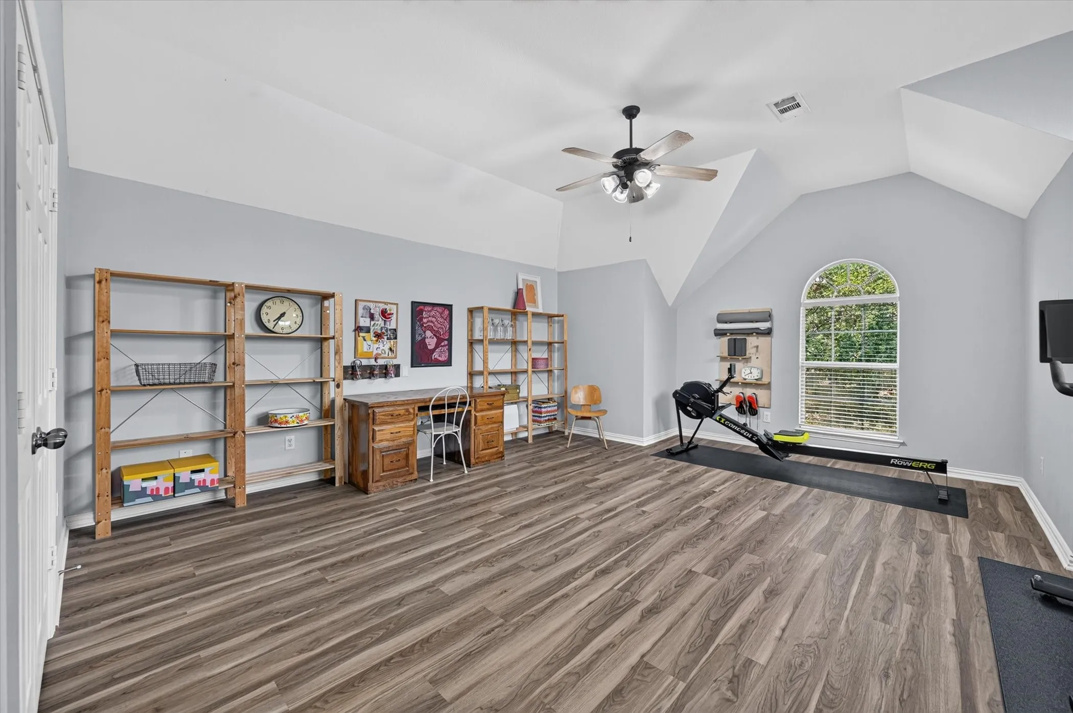 Single Family Residence For Sale in Tarrant County , 805 Hidden Woods Drive, Keller, Texas 76248, 5 Bedroom, 4 Bathroom, 2 Garage spaces, 3,900 Sqft, built in 2001, mls#21351370, Real Estate Agent in Keller, Homes For Sale in Tarrant county, Homes For Sale in Keller, Realtor in Keller Texas, Real Estate Brokerage Independent Realty Texas, Luminita Cordes Realtor