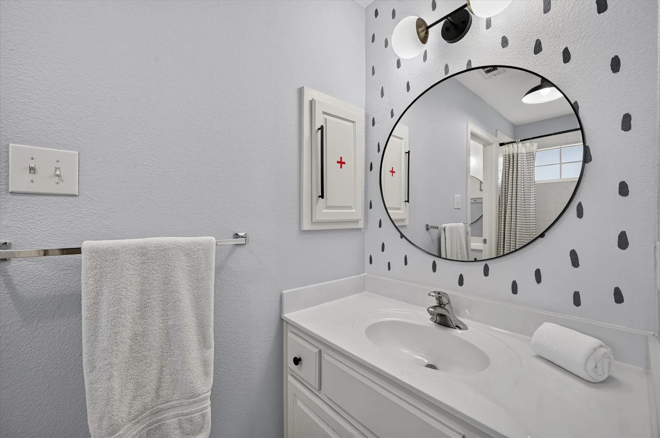 Single Family Residence For Sale in Tarrant County , 805 Hidden Woods Drive, Keller, Texas 76248, 5 Bedroom, 4 Bathroom, 2 Garage spaces, 3,900 Sqft, built in 2001, mls#21351370, Real Estate Agent in Keller, Homes For Sale in Tarrant county, Homes For Sale in Keller, Realtor in Keller Texas, Real Estate Brokerage Independent Realty Texas, Luminita Cordes Realtor