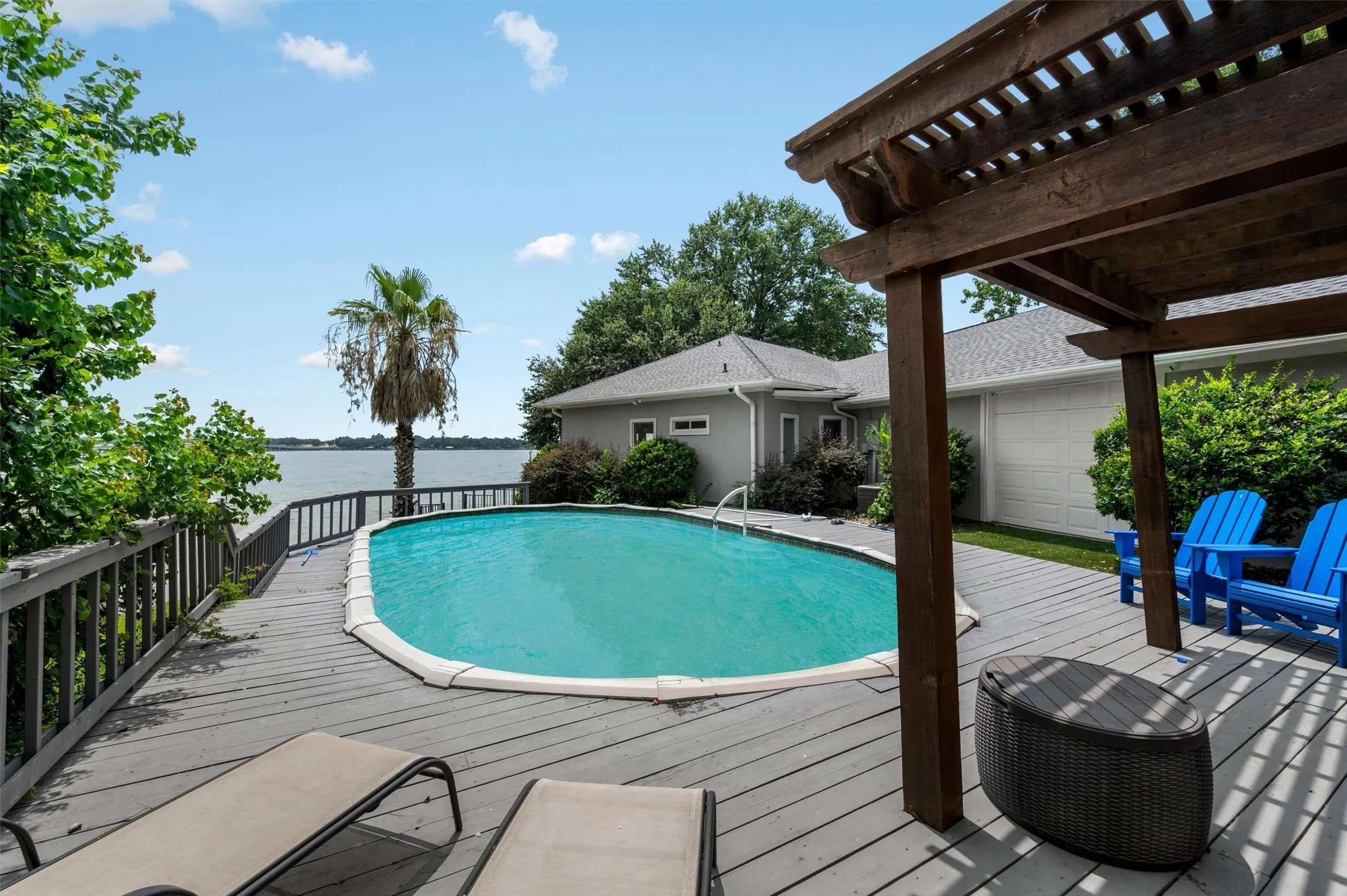 Single Family Residence For Sale in Henderson County , 211 Lake Front Drive, Mabank, Texas 75156, 4 Bedroom, 4 Bathroom, 3 Garage spaces, 3,046 Sqft, built in 1970, mls#21353126, Real Estate Agent in Mabank, Homes For Sale in Henderson county, Homes For Sale in Mabank, Realtor in Mabank Texas, Real Estate Brokerage Independent Realty Texas, Luminita Cordes Realtor