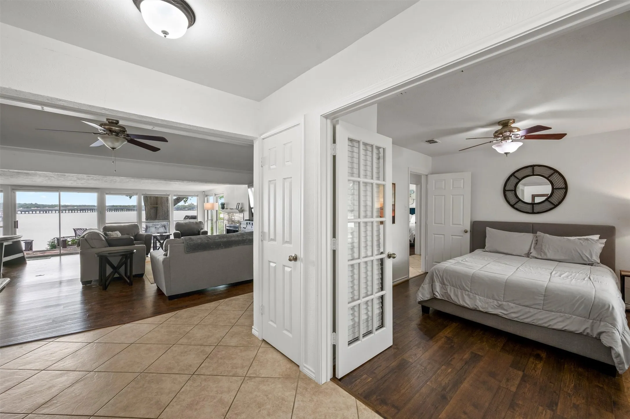 Single Family Residence For Sale in Henderson County , 211 Lake Front Drive, Mabank, Texas 75156, 4 Bedroom, 4 Bathroom, 3 Garage spaces, 3,046 Sqft, built in 1970, mls#21353126, Real Estate Agent in Mabank, Homes For Sale in Henderson county, Homes For Sale in Mabank, Realtor in Mabank Texas, Real Estate Brokerage Independent Realty Texas, Luminita Cordes Realtor