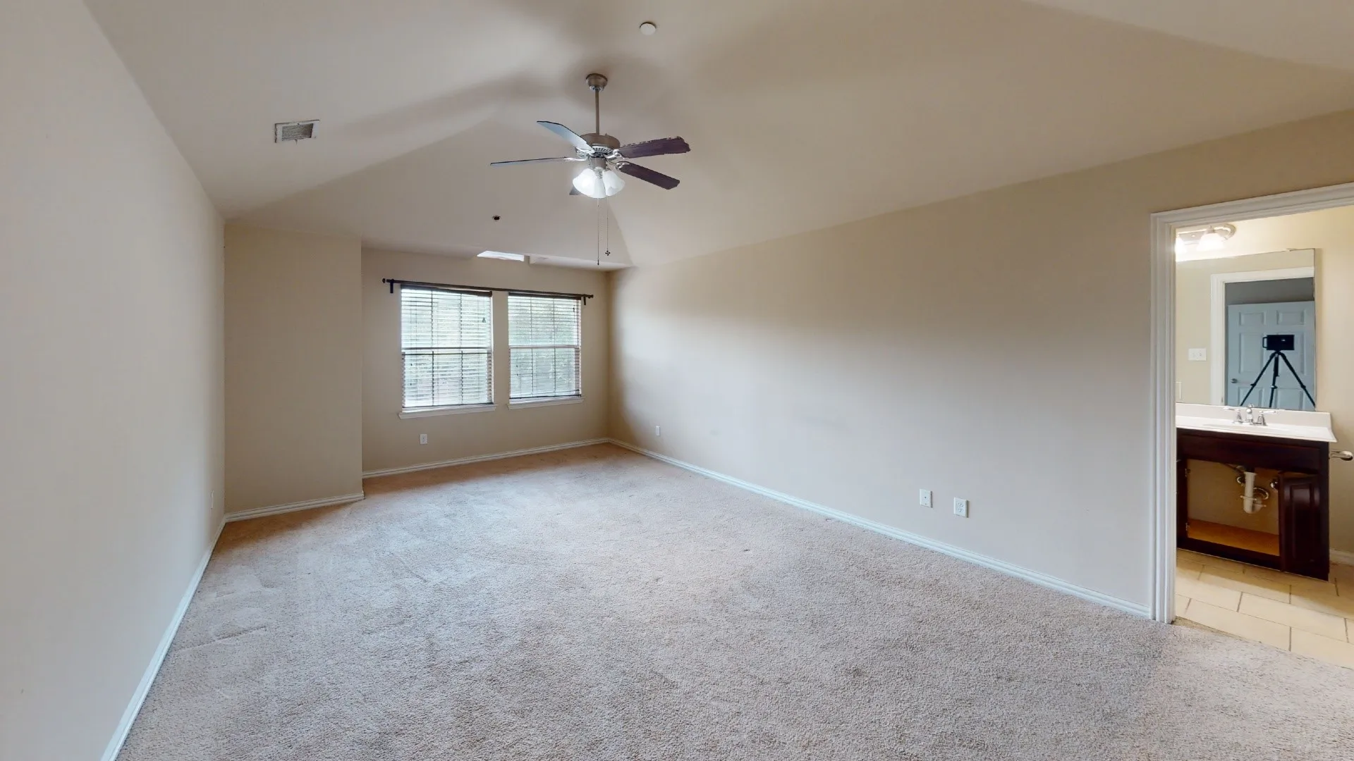 Townhouse For Rent in Collin County , 4651 Penelope Lane, Plano, Texas 75024, 2 Bedroom, 3 Bathroom, 2 Garage spaces, 1,634 Sqft, built in 2012, mls#21354002, Real Estate Agent in Plano, Homes For Rent in Collin county, Homes For Rent in Plano, Realtor in Plano Texas, Real Estate Brokerage Independent Realty Texas, Luminita Cordes Realtor