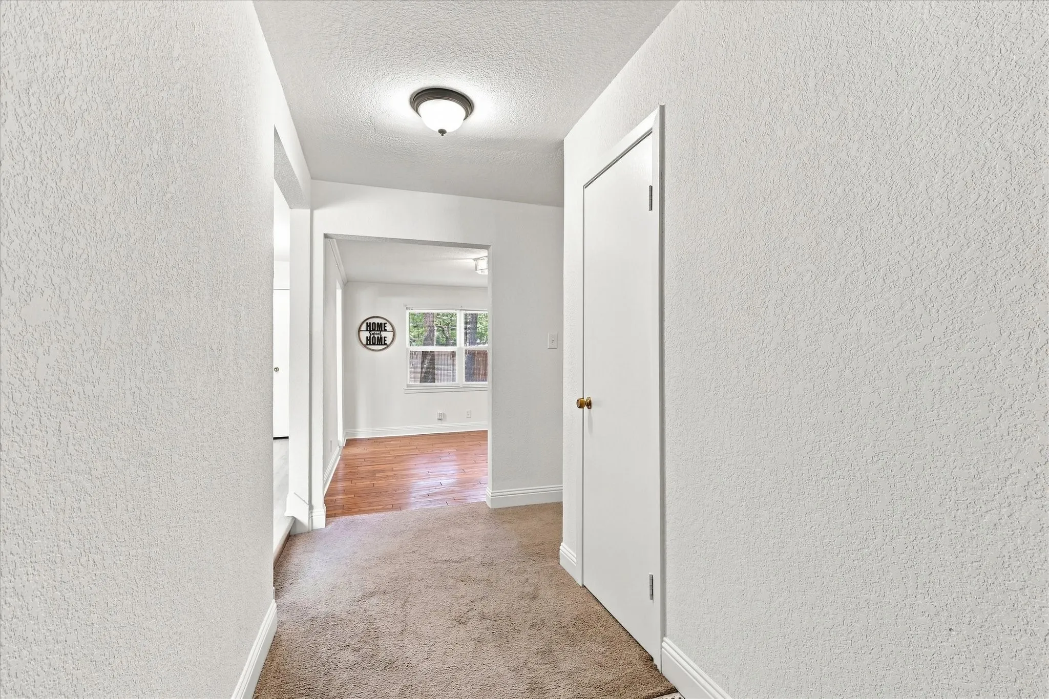 Single Family Residence For Sale in Tarrant County , 403 E Huitt Lane, Euless, Texas 76040, 3 Bedroom, 2 Bathroom, 2 Garage spaces, 1,709 Sqft, built in 1962, mls#21351793, Real Estate Agent in Euless, Homes For Sale in Tarrant county, Homes For Sale in Euless, Realtor in Euless Texas, Real Estate Brokerage Independent Realty Texas, Luminita Cordes Realtor