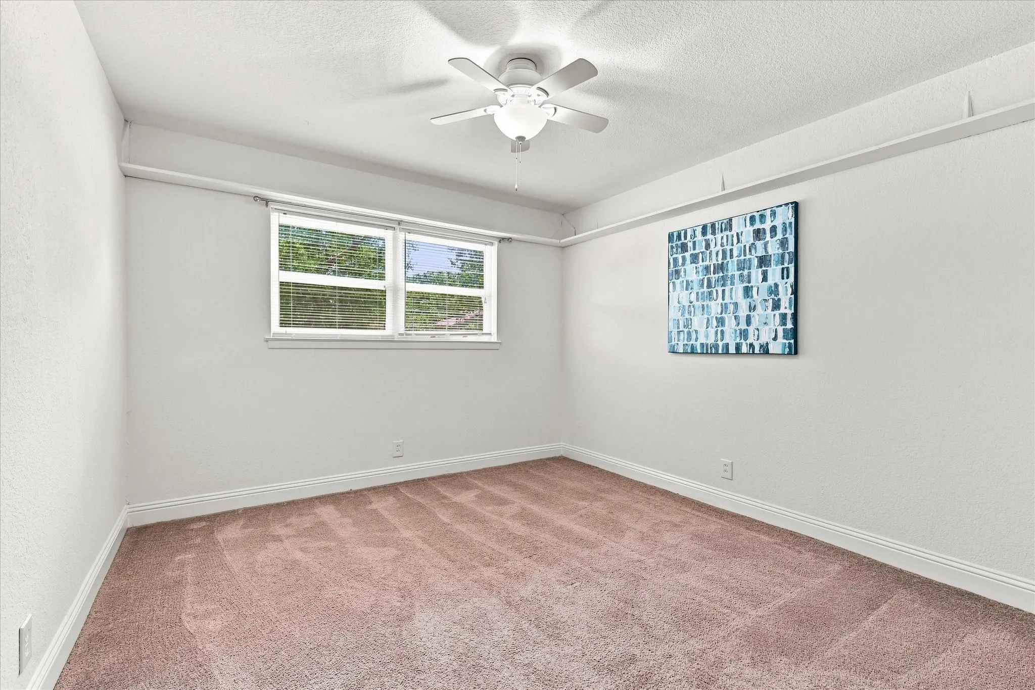 Single Family Residence For Sale in Tarrant County , 403 E Huitt Lane, Euless, Texas 76040, 3 Bedroom, 2 Bathroom, 2 Garage spaces, 1,709 Sqft, built in 1962, mls#21351793, Real Estate Agent in Euless, Homes For Sale in Tarrant county, Homes For Sale in Euless, Realtor in Euless Texas, Real Estate Brokerage Independent Realty Texas, Luminita Cordes Realtor