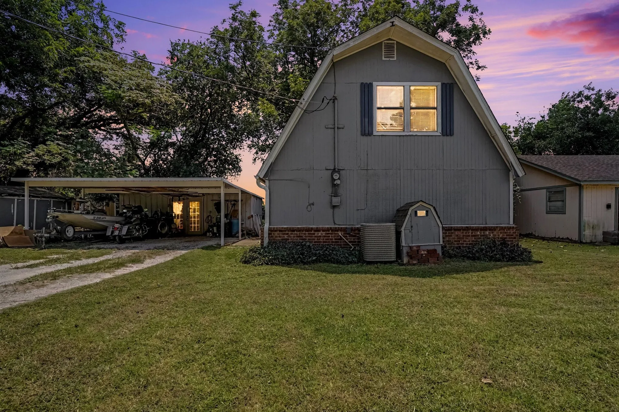 Single Family Residence For Sale in Parker County , 322 Hillcroft Drive, Weatherford, Texas 76087, 2 Bedroom, 2 Bathroom, Garage spaces, 1,060 Sqft, built in 1986, mls#21352608, Real Estate Agent in Weatherford, Homes For Sale in Parker county, Homes For Sale in Weatherford, Realtor in Weatherford Texas, Real Estate Brokerage Independent Realty Texas, Luminita Cordes Realtor