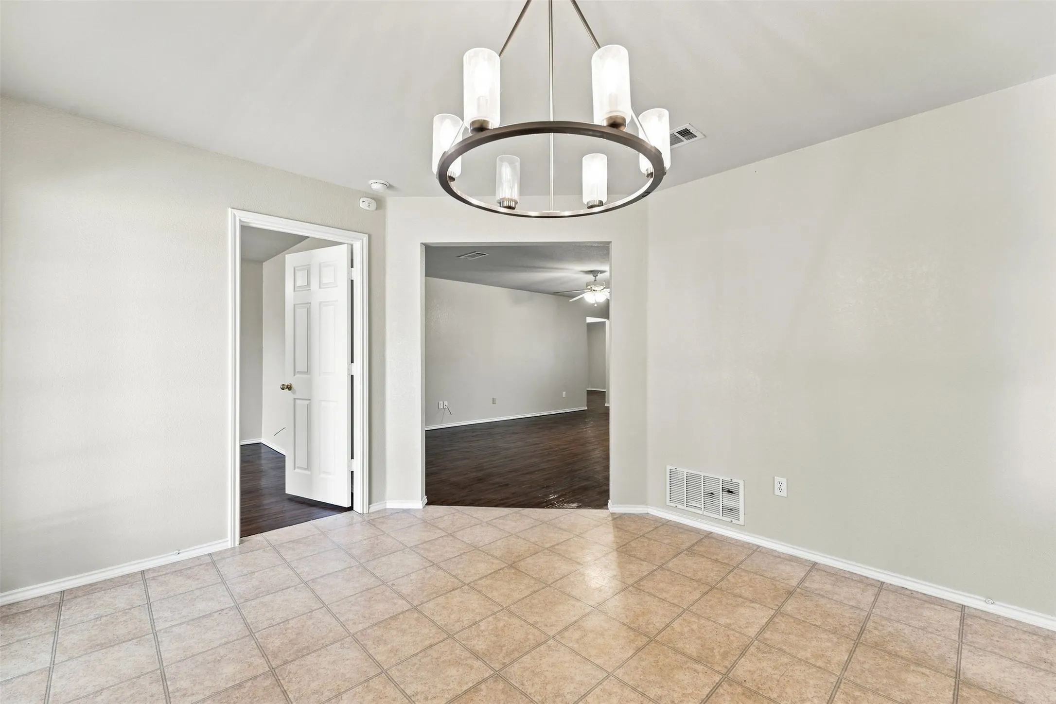 Single Family Residence For Sale in Mc Lennan County , 4300 Larry Don Lane, Waco, Texas 76708, 3 Bedroom, 2 Bathroom, 2 Garage spaces, 1,626 Sqft, built in 2007, mls#21354007, Real Estate Agent in Waco, Homes For Sale in Mc Lennan county, Homes For Sale in Waco, Realtor in Waco Texas, Real Estate Brokerage Independent Realty Texas, Luminita Cordes Realtor