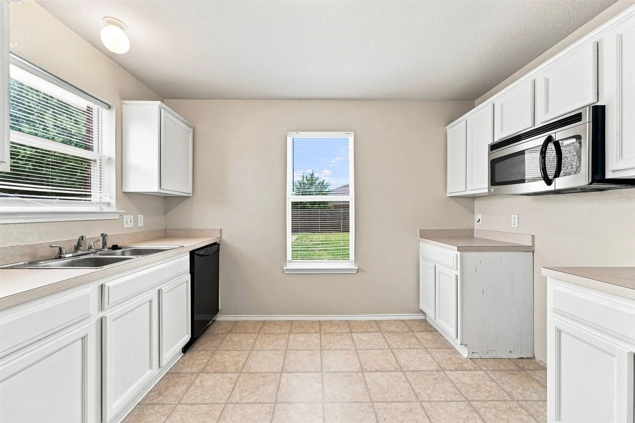 Single Family Residence For Sale in Mc Lennan County , 4300 Larry Don Lane, Waco, Texas 76708, 3 Bedroom, 2 Bathroom, 2 Garage spaces, 1,626 Sqft, built in 2007, mls#21354007, Real Estate Agent in Waco, Homes For Sale in Mc Lennan county, Homes For Sale in Waco, Realtor in Waco Texas, Real Estate Brokerage Independent Realty Texas, Luminita Cordes Realtor