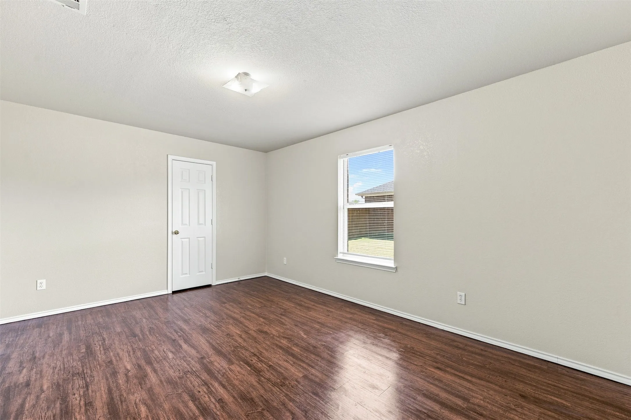 Single Family Residence For Sale in Mc Lennan County , 4300 Larry Don Lane, Waco, Texas 76708, 3 Bedroom, 2 Bathroom, 2 Garage spaces, 1,626 Sqft, built in 2007, mls#21354007, Real Estate Agent in Waco, Homes For Sale in Mc Lennan county, Homes For Sale in Waco, Realtor in Waco Texas, Real Estate Brokerage Independent Realty Texas, Luminita Cordes Realtor