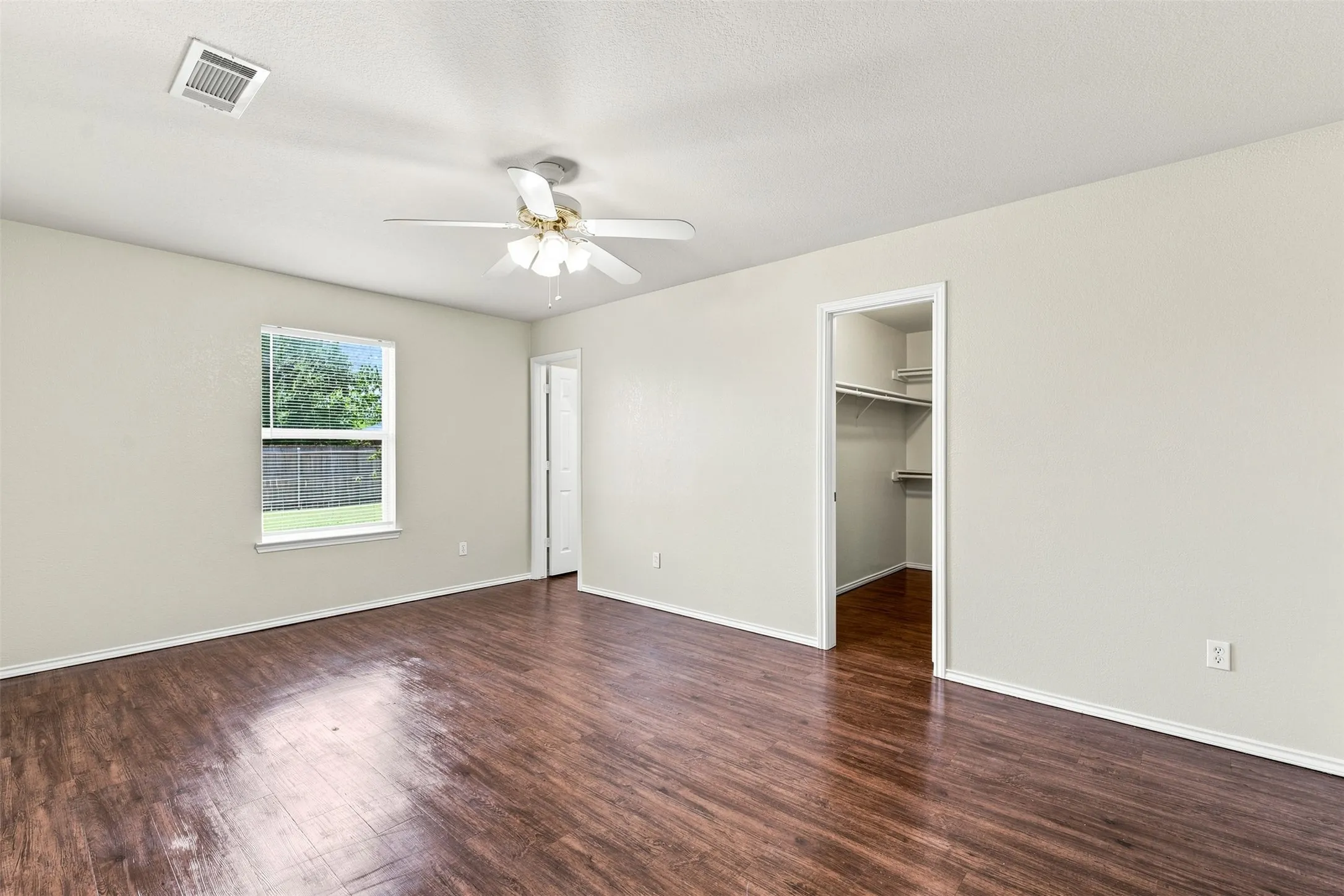 Single Family Residence For Sale in Mc Lennan County , 4300 Larry Don Lane, Waco, Texas 76708, 3 Bedroom, 2 Bathroom, 2 Garage spaces, 1,626 Sqft, built in 2007, mls#21354007, Real Estate Agent in Waco, Homes For Sale in Mc Lennan county, Homes For Sale in Waco, Realtor in Waco Texas, Real Estate Brokerage Independent Realty Texas, Luminita Cordes Realtor