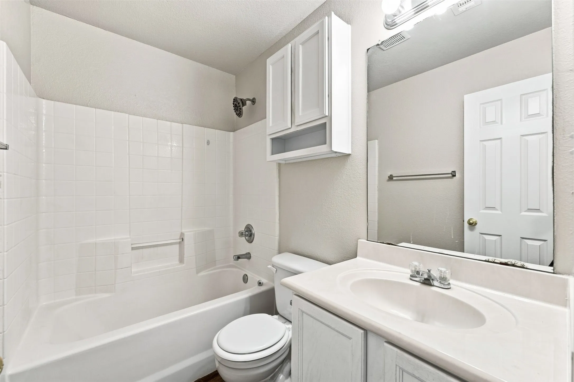 Single Family Residence For Sale in Mc Lennan County , 4300 Larry Don Lane, Waco, Texas 76708, 3 Bedroom, 2 Bathroom, 2 Garage spaces, 1,626 Sqft, built in 2007, mls#21354007, Real Estate Agent in Waco, Homes For Sale in Mc Lennan county, Homes For Sale in Waco, Realtor in Waco Texas, Real Estate Brokerage Independent Realty Texas, Luminita Cordes Realtor