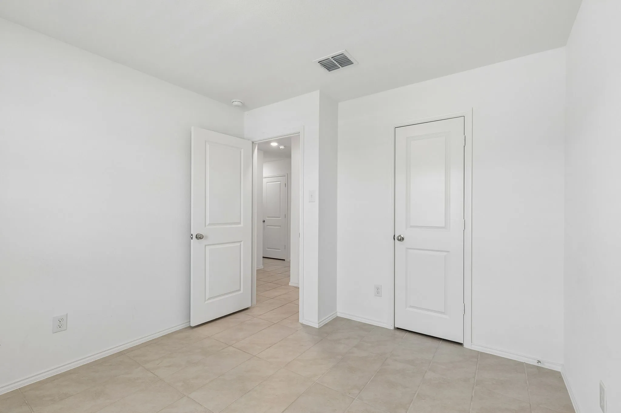 Single Family Residence For Sale in Denton County , 312 Dry Canyon Way, Fort Worth, Texas 76052, 3 Bedroom, 2 Bathroom, 2 Garage spaces, 1,268 Sqft, built in 2022, mls#21353000, Real Estate Agent in Fort Worth, Homes For Sale in Denton county, Homes For Sale in Fort Worth, Realtor in Fort Worth Texas, Real Estate Brokerage Independent Realty Texas, Luminita Cordes Realtor