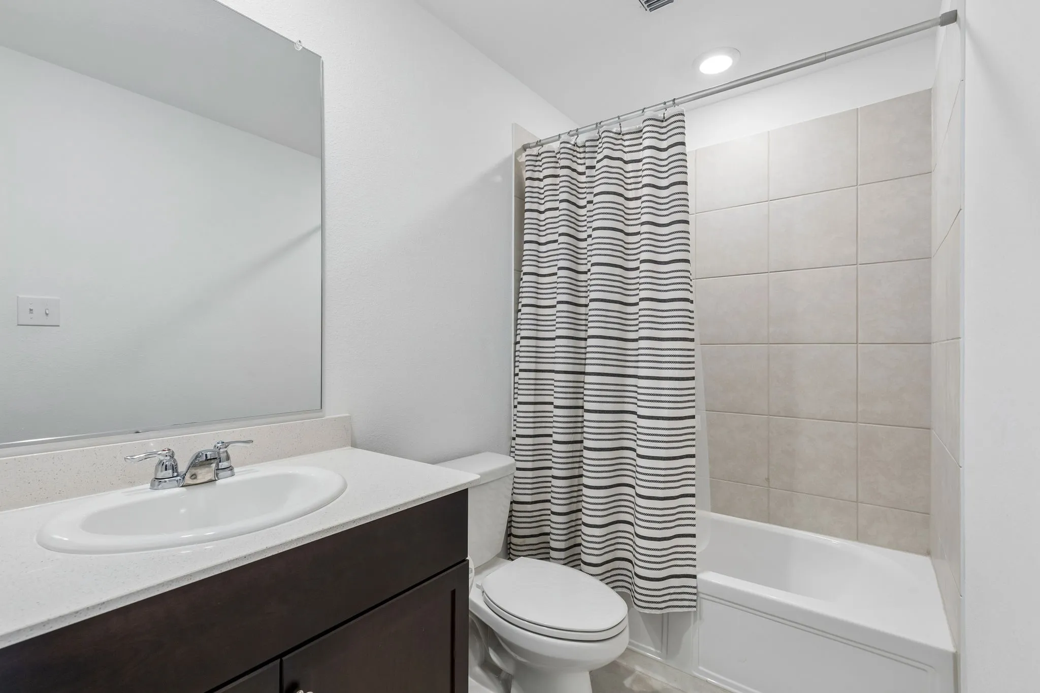 Single Family Residence For Sale in Denton County , 312 Dry Canyon Way, Fort Worth, Texas 76052, 3 Bedroom, 2 Bathroom, 2 Garage spaces, 1,268 Sqft, built in 2022, mls#21353000, Real Estate Agent in Fort Worth, Homes For Sale in Denton county, Homes For Sale in Fort Worth, Realtor in Fort Worth Texas, Real Estate Brokerage Independent Realty Texas, Luminita Cordes Realtor
