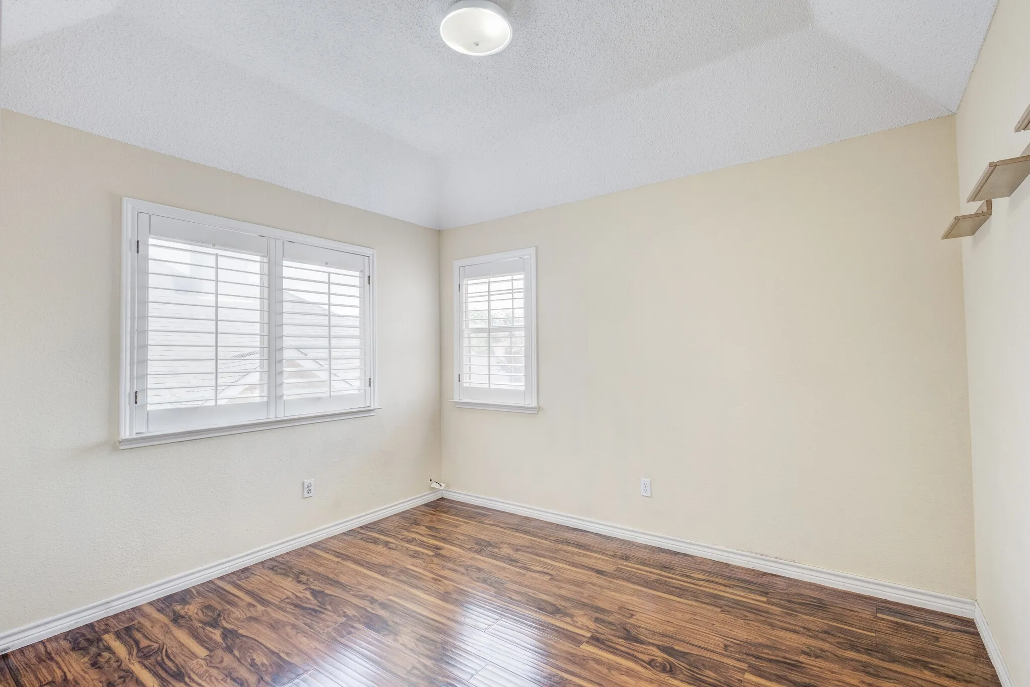 Single Family Residence For Rent in Dallas County , 1726 Northampton Drive, Rowlett, Texas 75089, 3 Bedroom, 3 Bathroom, 2 Garage spaces, 2,100 Sqft, built in 1993, mls#21351404, Real Estate Agent in Rowlett, Homes For Rent in Dallas county, Homes For Rent in Rowlett, Realtor in Rowlett Texas, Real Estate Brokerage Independent Realty Texas, Luminita Cordes Realtor