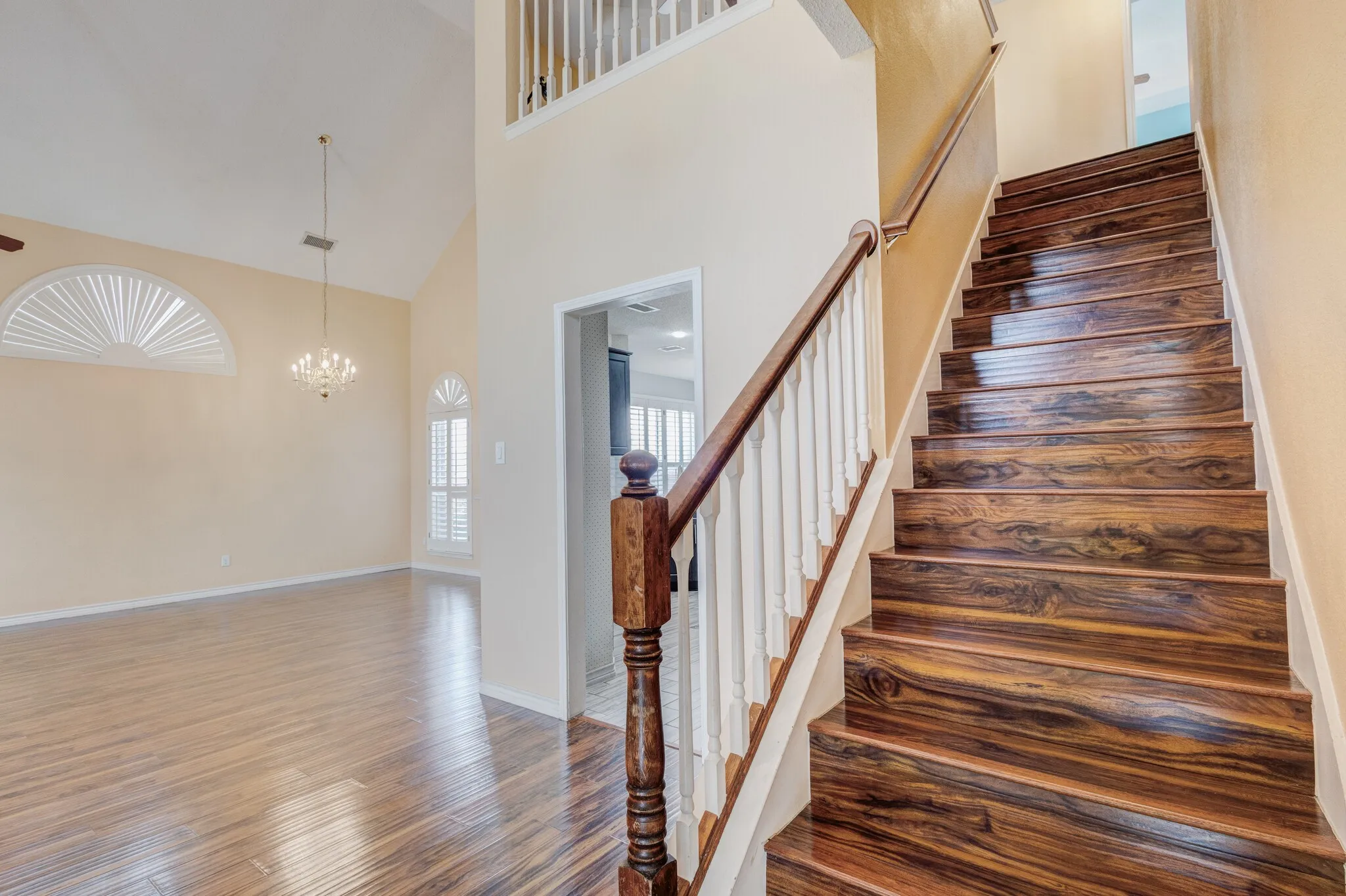 Single Family Residence For Rent in Dallas County , 1726 Northampton Drive, Rowlett, Texas 75089, 3 Bedroom, 3 Bathroom, 2 Garage spaces, 2,100 Sqft, built in 1993, mls#21351404, Real Estate Agent in Rowlett, Homes For Rent in Dallas county, Homes For Rent in Rowlett, Realtor in Rowlett Texas, Real Estate Brokerage Independent Realty Texas, Luminita Cordes Realtor