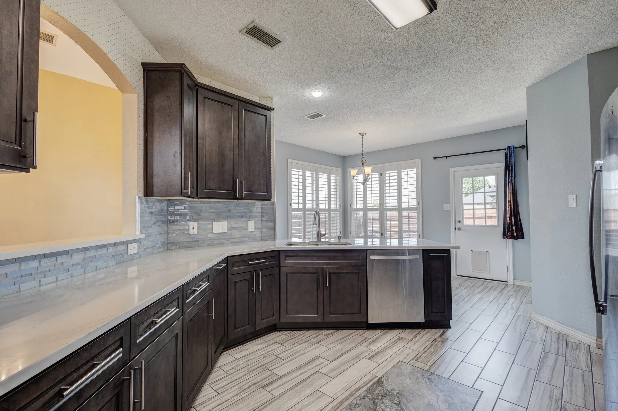 Single Family Residence For Rent in Dallas County , 1726 Northampton Drive, Rowlett, Texas 75089, 3 Bedroom, 3 Bathroom, 2 Garage spaces, 2,100 Sqft, built in 1993, mls#21351404, Real Estate Agent in Rowlett, Homes For Rent in Dallas county, Homes For Rent in Rowlett, Realtor in Rowlett Texas, Real Estate Brokerage Independent Realty Texas, Luminita Cordes Realtor