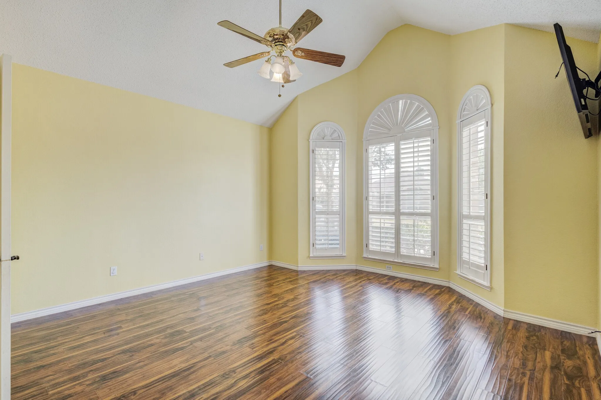 Single Family Residence For Rent in Dallas County , 1726 Northampton Drive, Rowlett, Texas 75089, 3 Bedroom, 3 Bathroom, 2 Garage spaces, 2,100 Sqft, built in 1993, mls#21351404, Real Estate Agent in Rowlett, Homes For Rent in Dallas county, Homes For Rent in Rowlett, Realtor in Rowlett Texas, Real Estate Brokerage Independent Realty Texas, Luminita Cordes Realtor