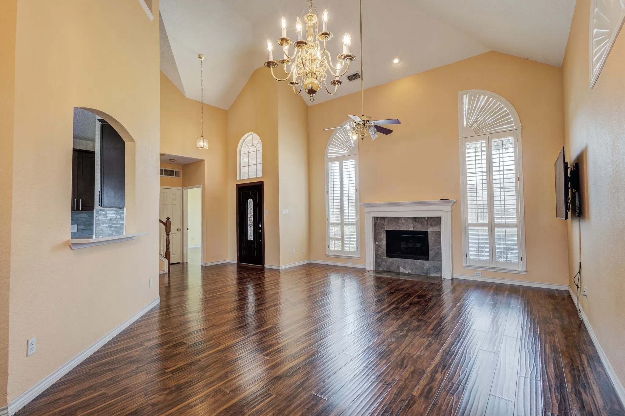 Single Family Residence For Rent in Dallas County , 1726 Northampton Drive, Rowlett, Texas 75089, 3 Bedroom, 3 Bathroom, 2 Garage spaces, 2,100 Sqft, built in 1993, mls#21351404, Real Estate Agent in Rowlett, Homes For Rent in Dallas county, Homes For Rent in Rowlett, Realtor in Rowlett Texas, Real Estate Brokerage Independent Realty Texas, Luminita Cordes Realtor