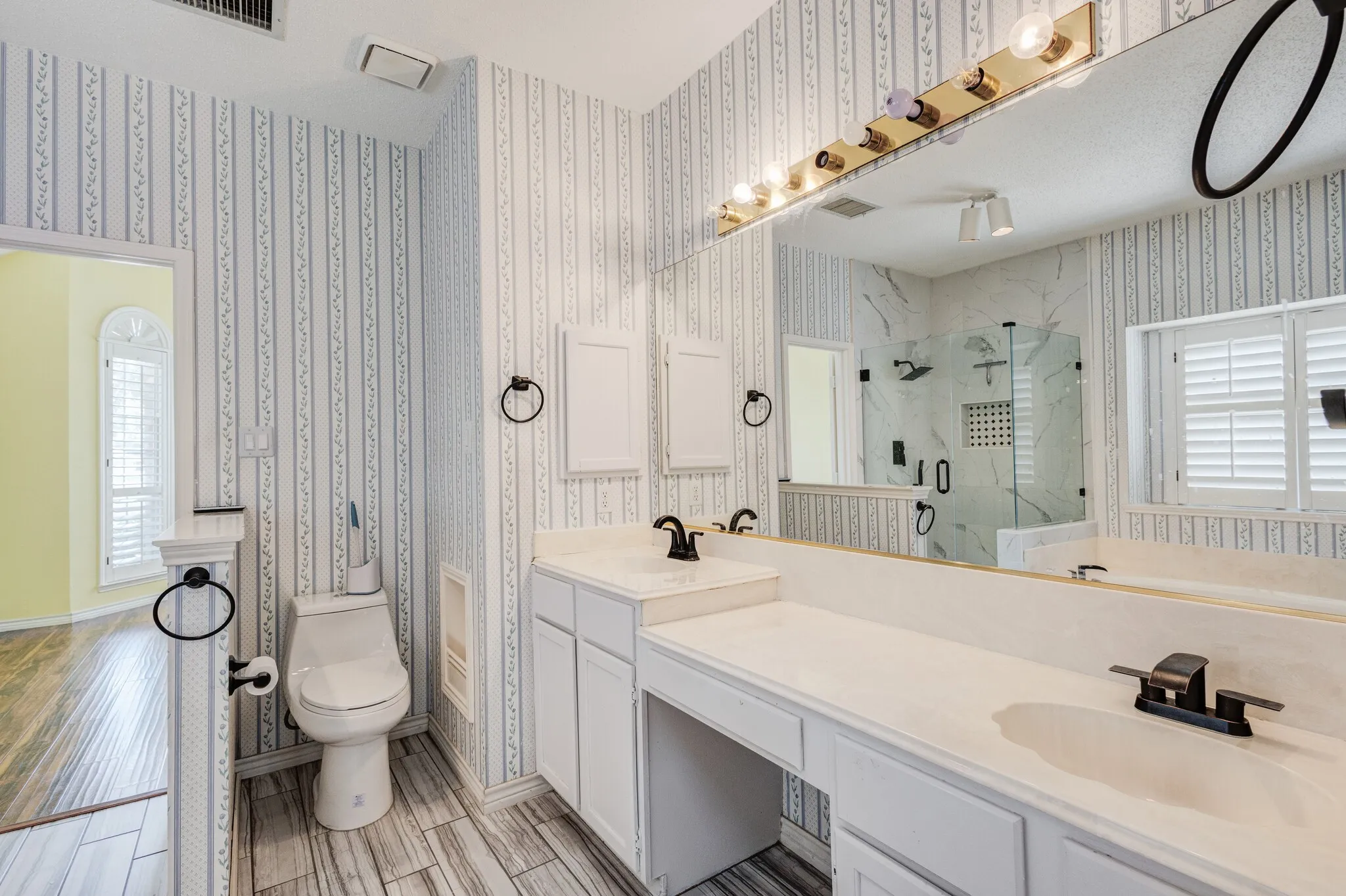 Single Family Residence For Rent in Dallas County , 1726 Northampton Drive, Rowlett, Texas 75089, 3 Bedroom, 3 Bathroom, 2 Garage spaces, 2,100 Sqft, built in 1993, mls#21351404, Real Estate Agent in Rowlett, Homes For Rent in Dallas county, Homes For Rent in Rowlett, Realtor in Rowlett Texas, Real Estate Brokerage Independent Realty Texas, Luminita Cordes Realtor