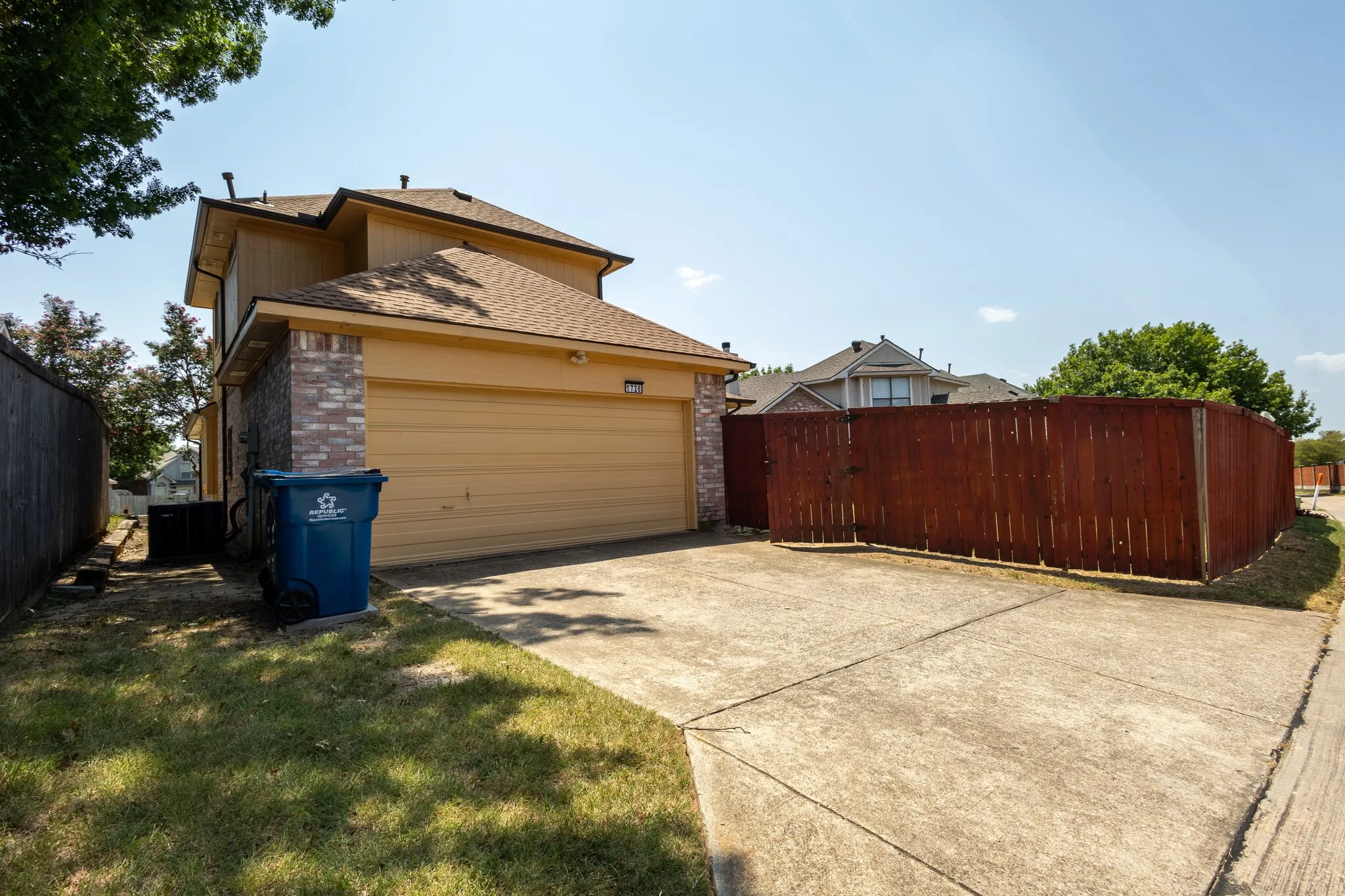 Single Family Residence For Rent in Dallas County , 1726 Northampton Drive, Rowlett, Texas 75089, 3 Bedroom, 3 Bathroom, 2 Garage spaces, 2,100 Sqft, built in 1993, mls#21351404, Real Estate Agent in Rowlett, Homes For Rent in Dallas county, Homes For Rent in Rowlett, Realtor in Rowlett Texas, Real Estate Brokerage Independent Realty Texas, Luminita Cordes Realtor
