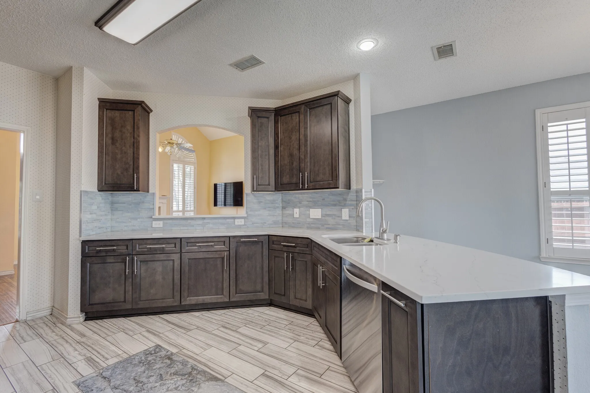Single Family Residence For Rent in Dallas County , 1726 Northampton Drive, Rowlett, Texas 75089, 3 Bedroom, 3 Bathroom, 2 Garage spaces, 2,100 Sqft, built in 1993, mls#21351404, Real Estate Agent in Rowlett, Homes For Rent in Dallas county, Homes For Rent in Rowlett, Realtor in Rowlett Texas, Real Estate Brokerage Independent Realty Texas, Luminita Cordes Realtor