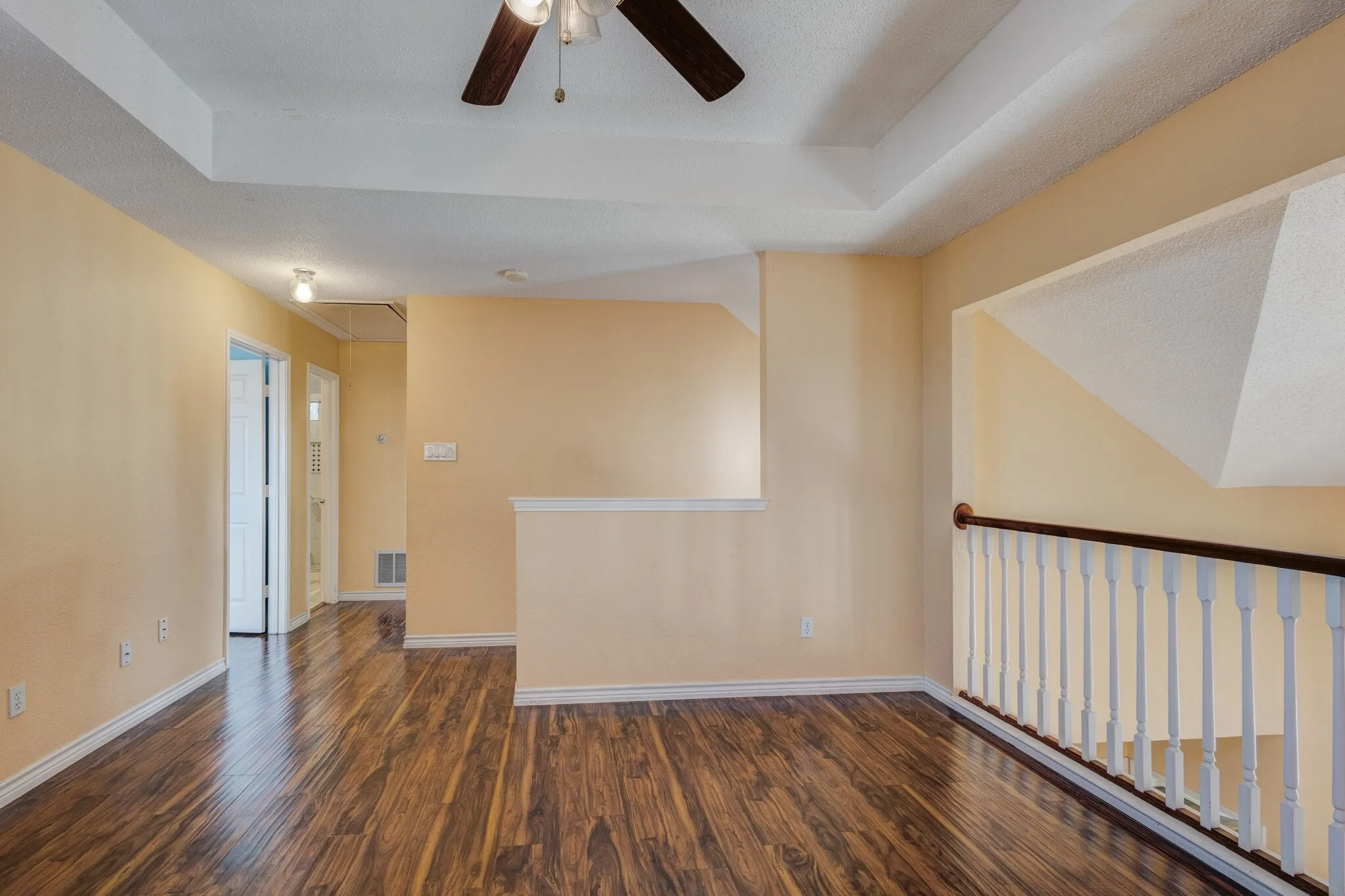 Single Family Residence For Rent in Dallas County , 1726 Northampton Drive, Rowlett, Texas 75089, 3 Bedroom, 3 Bathroom, 2 Garage spaces, 2,100 Sqft, built in 1993, mls#21351404, Real Estate Agent in Rowlett, Homes For Rent in Dallas county, Homes For Rent in Rowlett, Realtor in Rowlett Texas, Real Estate Brokerage Independent Realty Texas, Luminita Cordes Realtor