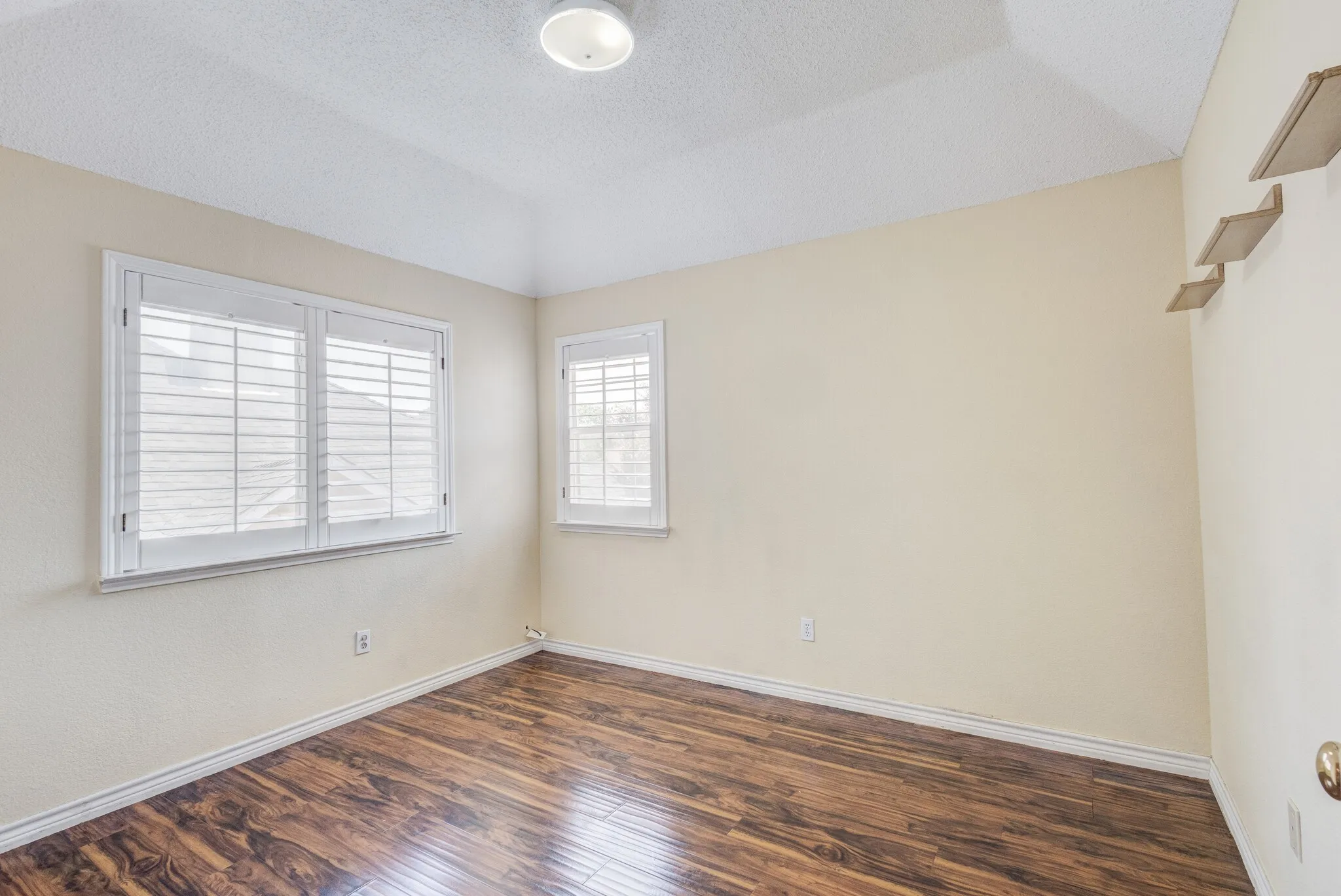 Single Family Residence For Rent in Dallas County , 1726 Northampton Drive, Rowlett, Texas 75089, 3 Bedroom, 3 Bathroom, 2 Garage spaces, 2,100 Sqft, built in 1993, mls#21351404, Real Estate Agent in Rowlett, Homes For Rent in Dallas county, Homes For Rent in Rowlett, Realtor in Rowlett Texas, Real Estate Brokerage Independent Realty Texas, Luminita Cordes Realtor