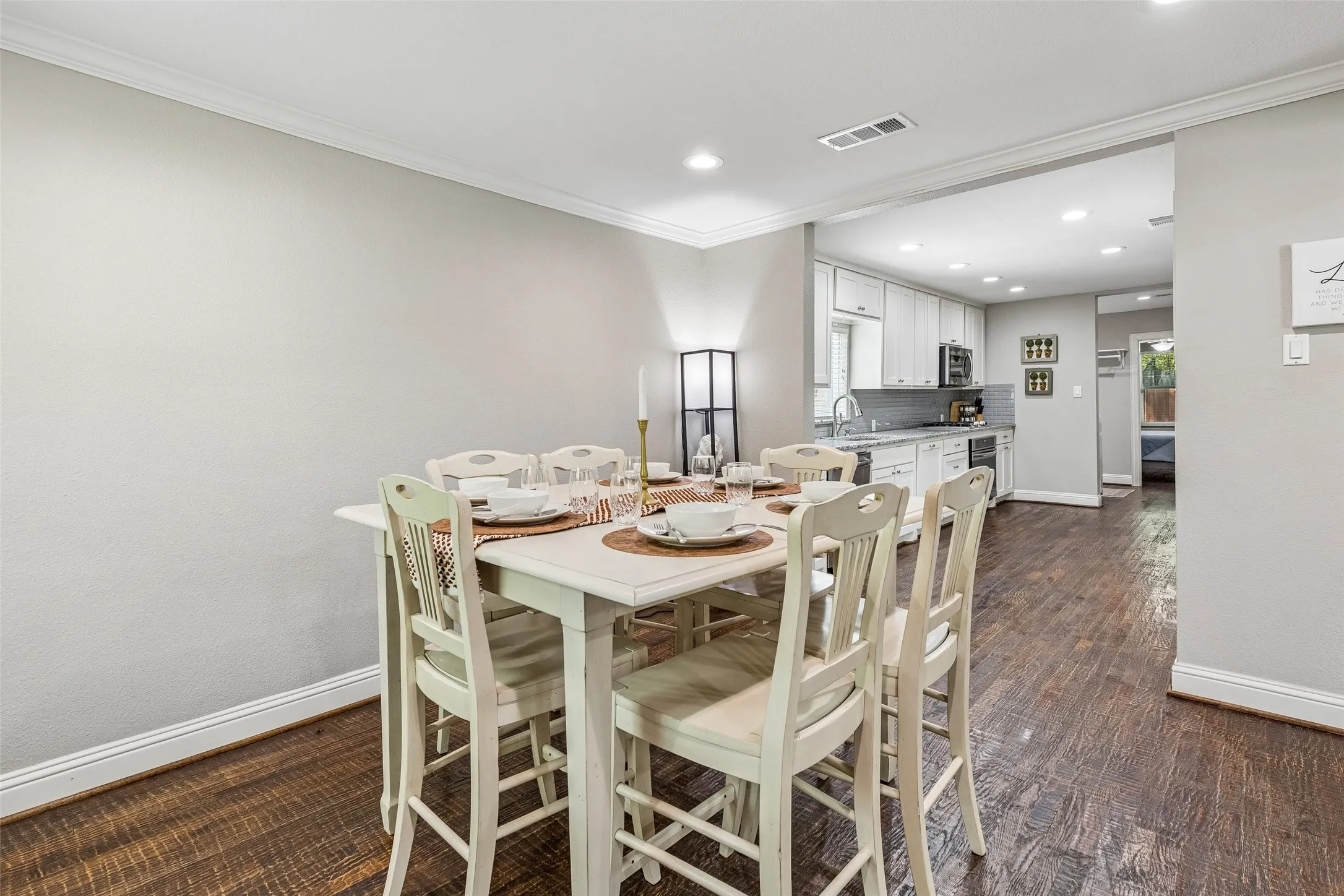 Single Family Residence For Sale in Collin County , 605 E Graham Street, Mc Kinney, Texas 75069, 3 Bedroom, 2 Bathroom, Garage spaces, 1,200 Sqft, built in 1948, mls#21352146, Real Estate Agent in Mc Kinney, Homes For Sale in Collin county, Homes For Sale in Mc Kinney, Realtor in Mc Kinney Texas, Real Estate Brokerage Independent Realty Texas, Luminita Cordes Realtor