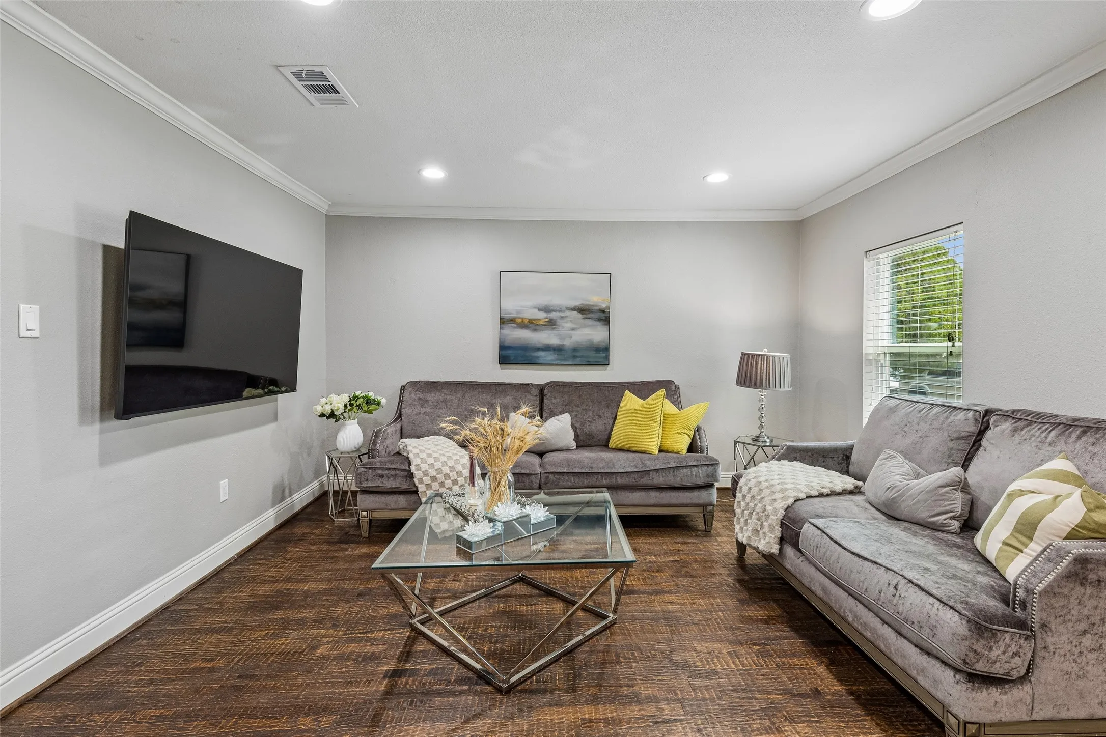 Single Family Residence For Sale in Collin County , 605 E Graham Street, Mc Kinney, Texas 75069, 3 Bedroom, 2 Bathroom, Garage spaces, 1,200 Sqft, built in 1948, mls#21352146, Real Estate Agent in Mc Kinney, Homes For Sale in Collin county, Homes For Sale in Mc Kinney, Realtor in Mc Kinney Texas, Real Estate Brokerage Independent Realty Texas, Luminita Cordes Realtor