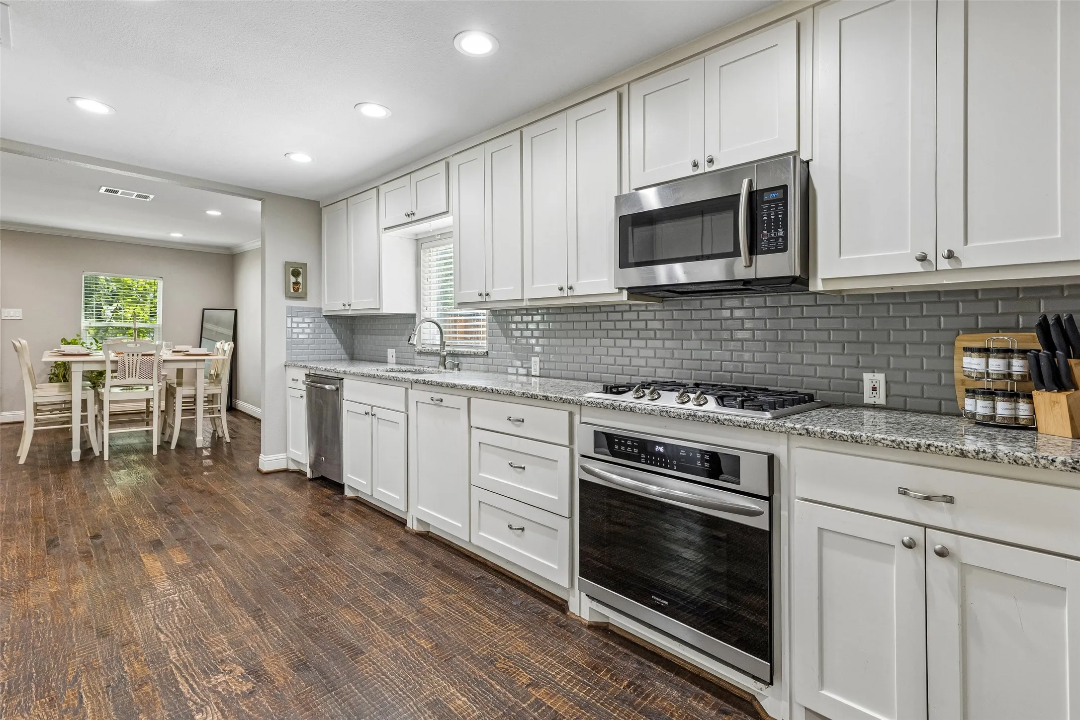 Single Family Residence For Sale in Collin County , 605 E Graham Street, Mc Kinney, Texas 75069, 3 Bedroom, 2 Bathroom, Garage spaces, 1,200 Sqft, built in 1948, mls#21352146, Real Estate Agent in Mc Kinney, Homes For Sale in Collin county, Homes For Sale in Mc Kinney, Realtor in Mc Kinney Texas, Real Estate Brokerage Independent Realty Texas, Luminita Cordes Realtor