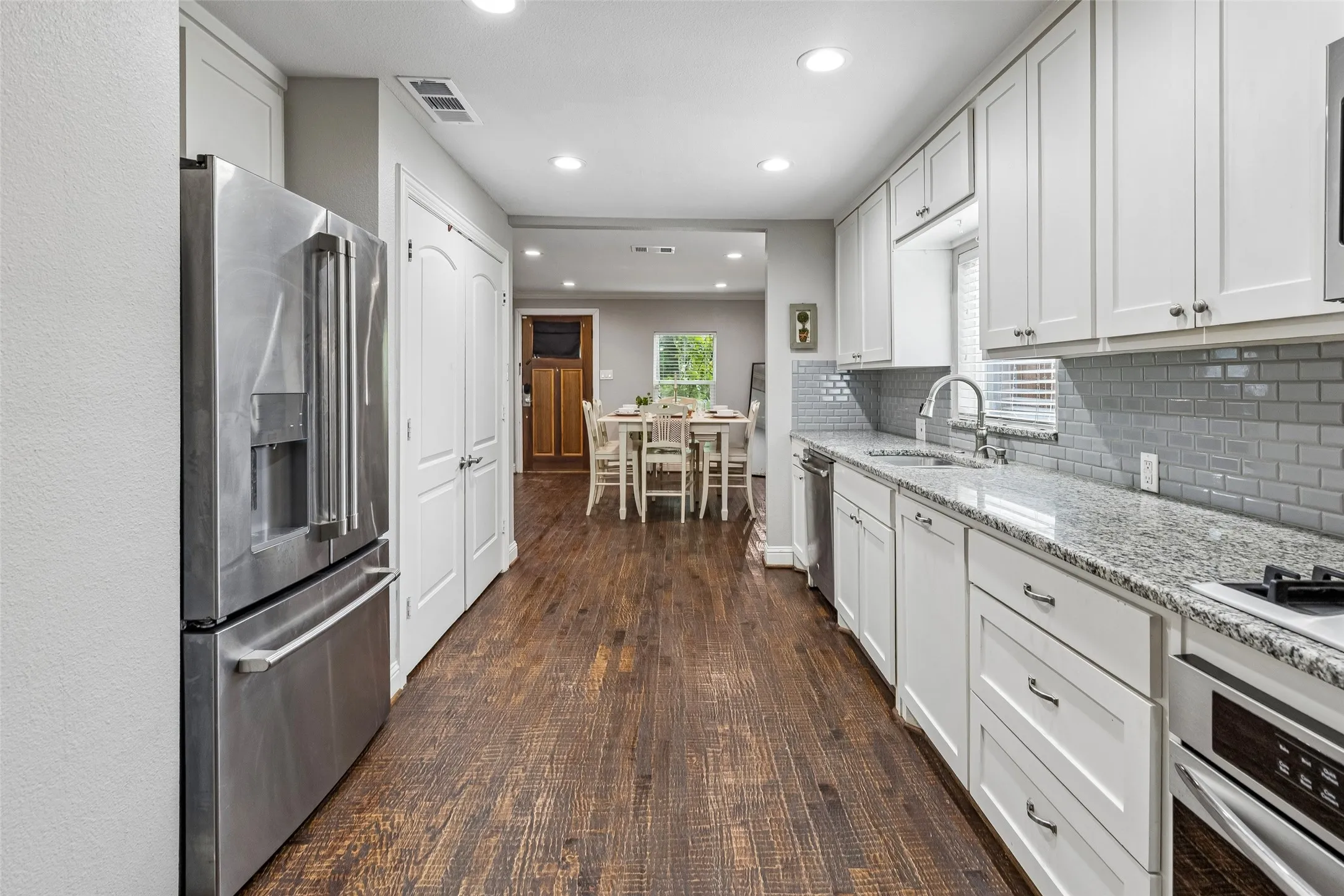 Single Family Residence For Sale in Collin County , 605 E Graham Street, Mc Kinney, Texas 75069, 3 Bedroom, 2 Bathroom, Garage spaces, 1,200 Sqft, built in 1948, mls#21352146, Real Estate Agent in Mc Kinney, Homes For Sale in Collin county, Homes For Sale in Mc Kinney, Realtor in Mc Kinney Texas, Real Estate Brokerage Independent Realty Texas, Luminita Cordes Realtor