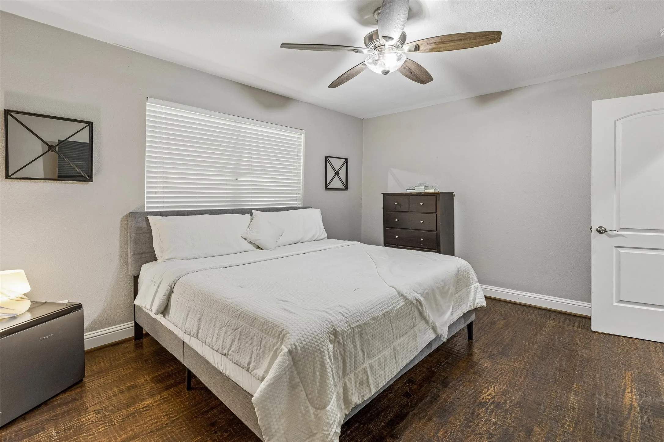 Single Family Residence For Sale in Collin County , 605 E Graham Street, Mc Kinney, Texas 75069, 3 Bedroom, 2 Bathroom, Garage spaces, 1,200 Sqft, built in 1948, mls#21352146, Real Estate Agent in Mc Kinney, Homes For Sale in Collin county, Homes For Sale in Mc Kinney, Realtor in Mc Kinney Texas, Real Estate Brokerage Independent Realty Texas, Luminita Cordes Realtor