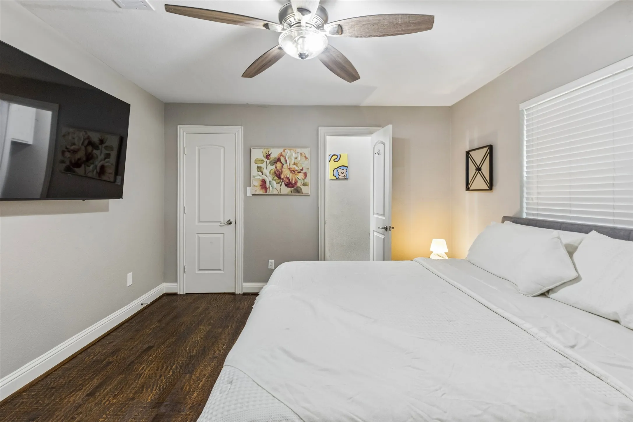 Single Family Residence For Sale in Collin County , 605 E Graham Street, Mc Kinney, Texas 75069, 3 Bedroom, 2 Bathroom, Garage spaces, 1,200 Sqft, built in 1948, mls#21352146, Real Estate Agent in Mc Kinney, Homes For Sale in Collin county, Homes For Sale in Mc Kinney, Realtor in Mc Kinney Texas, Real Estate Brokerage Independent Realty Texas, Luminita Cordes Realtor